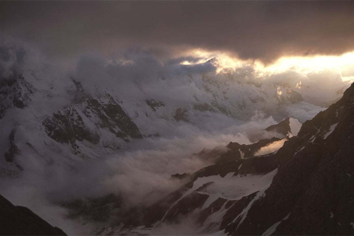 Avalanche in Russian Mountains Leaves Eleven Dead and Six Missing
