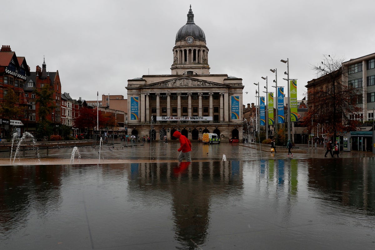 Police officer injured in shooting in Nottingham city centre