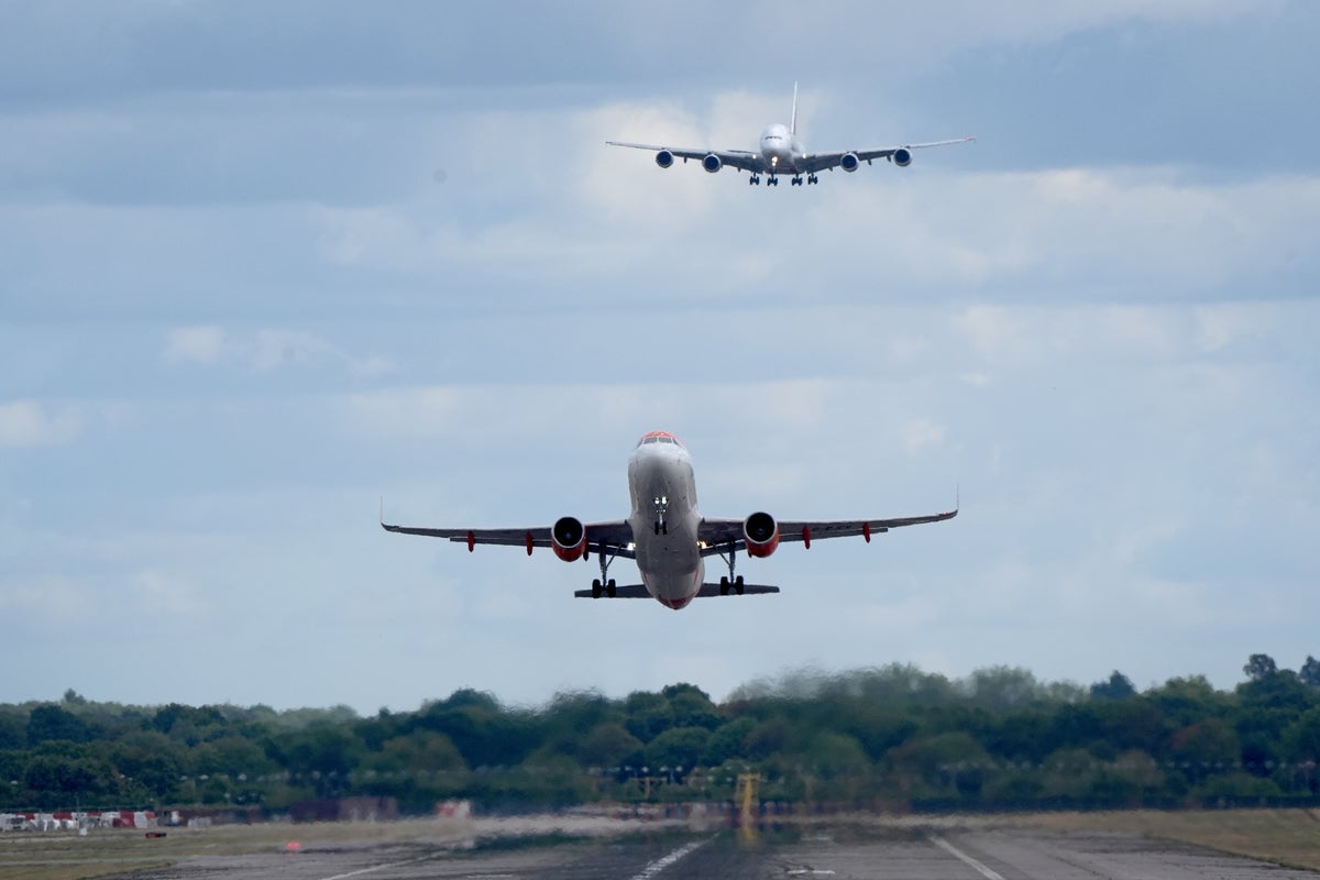 UK airport delay live: Ryanair calls for Nats air traffic control chief Martin Rolfe to resign after more flights disrupted UK airport delay live: Ryanair calls for Nats air traffic control chief Martin Rolfe to resign after more flights disrupted