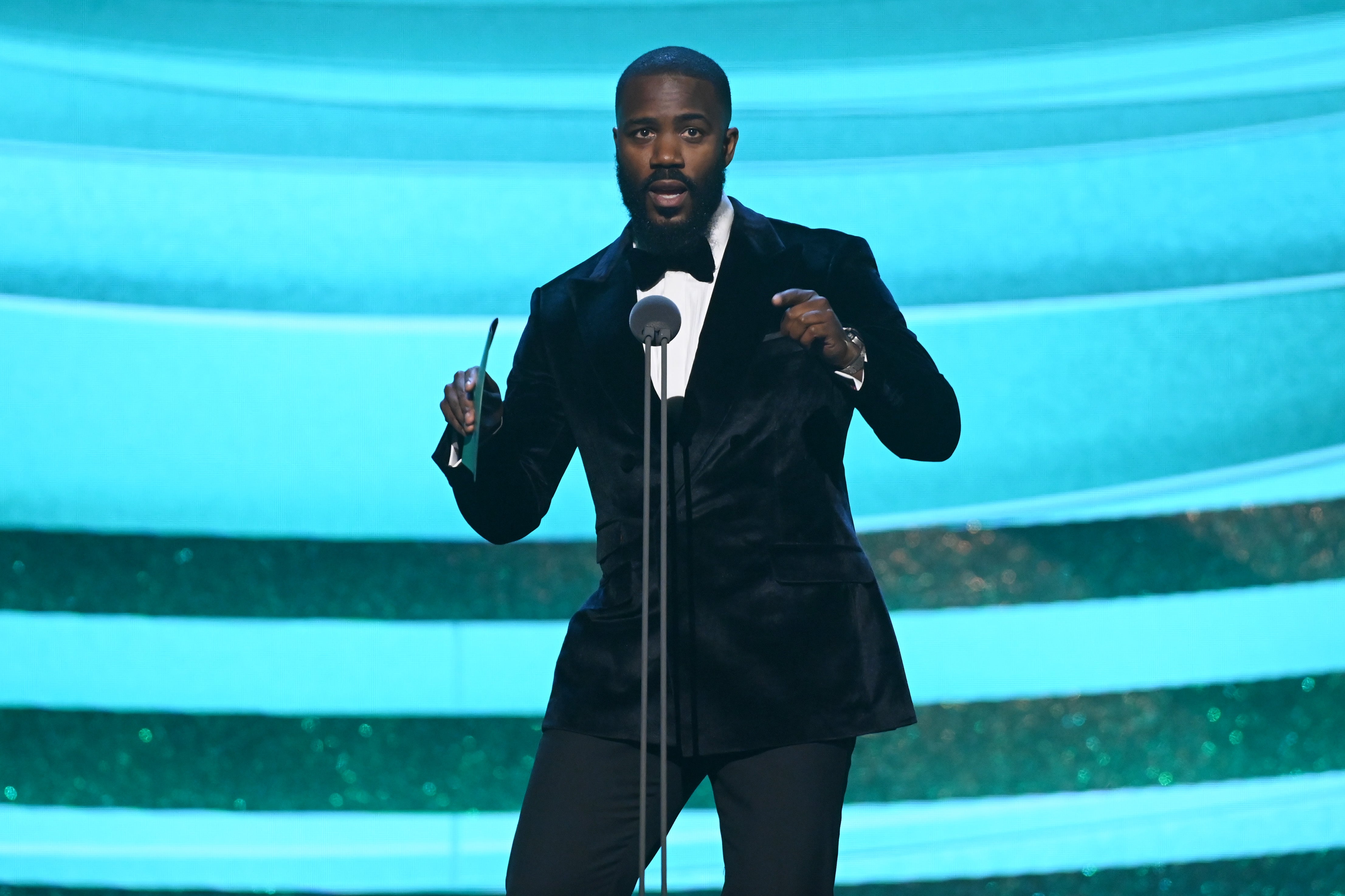 Mo Gilligan makes Andi Peters joke at NTAs after Miriam Margolyes racism row