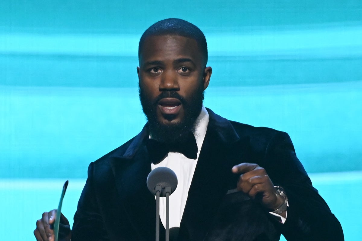 Mo Gilligan makes Andi Peters joke at NTAs after Miriam Margolyes racism row Mo Gilligan makes Andi Peters joke at NTAs after Miriam Margolyes racism row