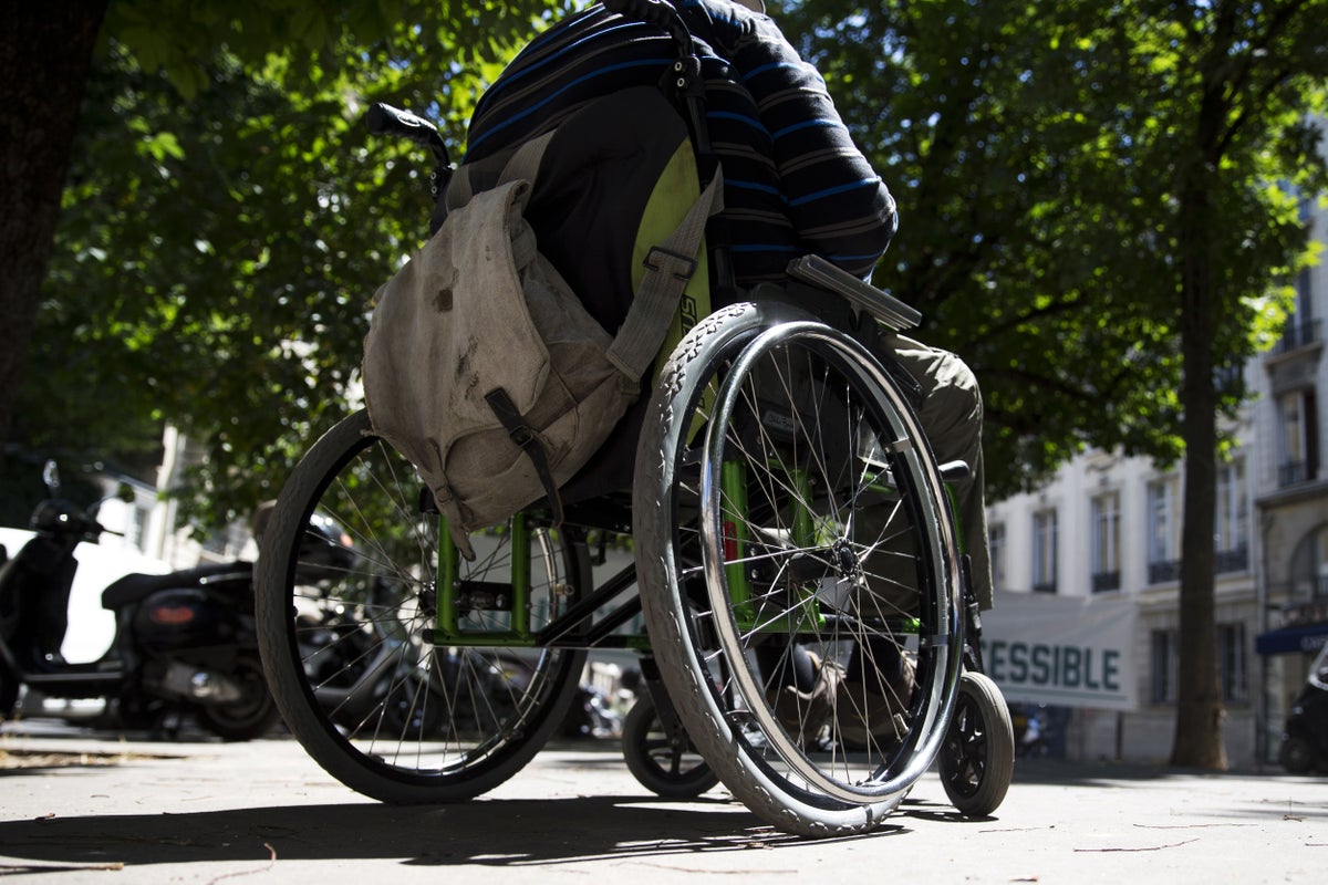 Wheelchair-bound tenant faces eviction after shooting at intruder