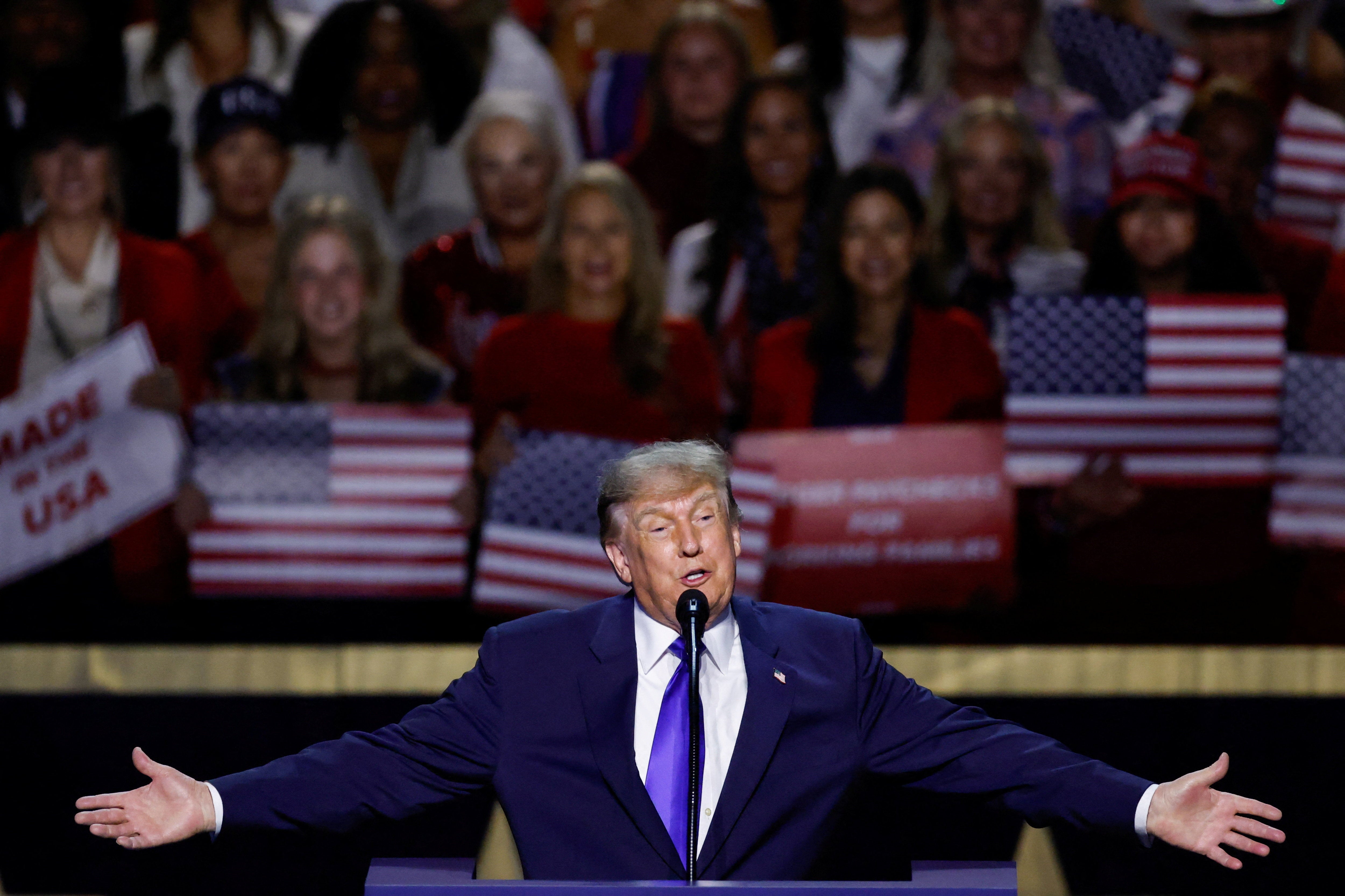 &lsquo;Trump dividend&rsquo; or bribery? President promises to pay $5,000 to every US adult &mdash; if Republicans win
