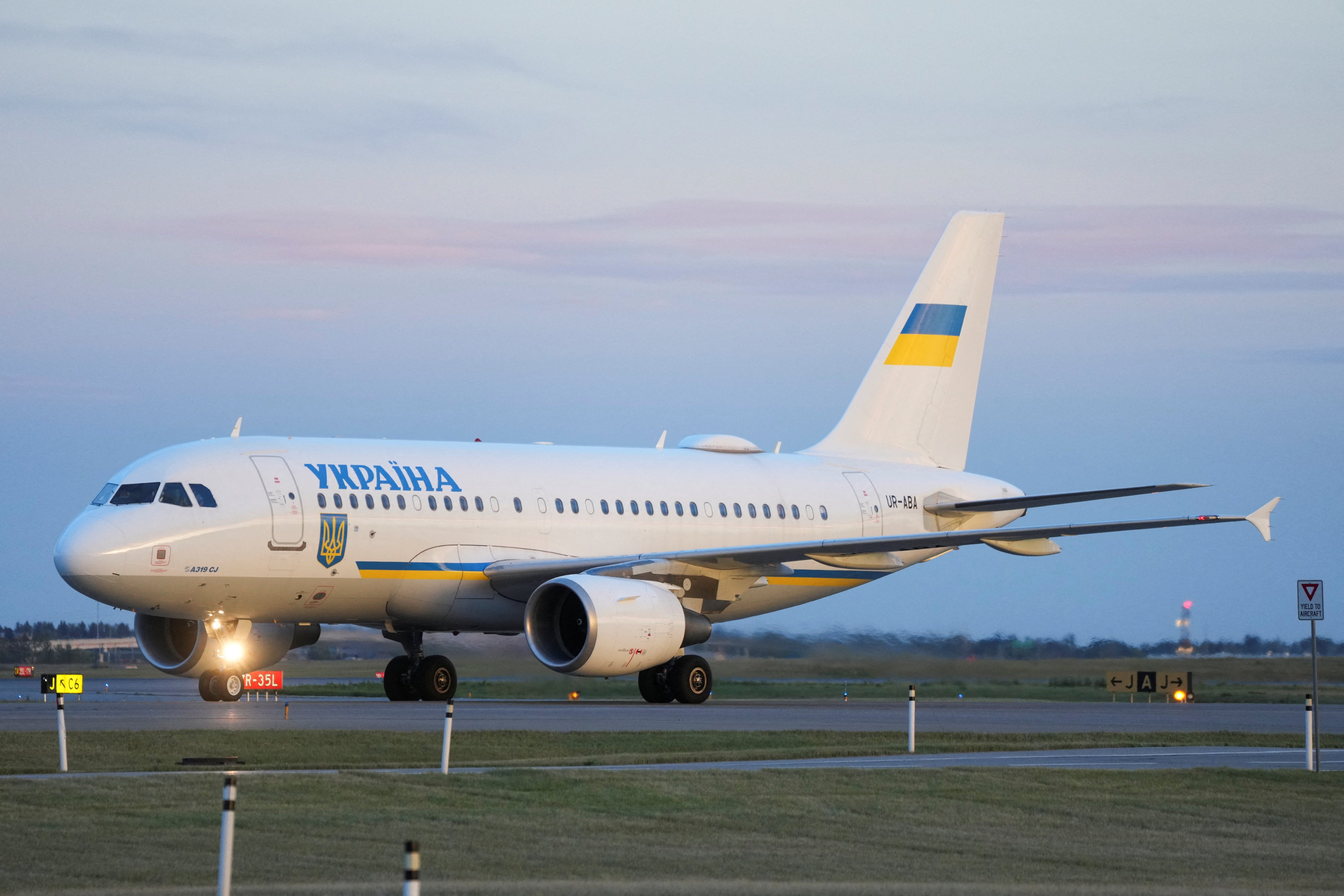 An aircraft carrying Ukraine's President Volodymyr Zelenskiy and his wife, Olena Zelenska, arrives a day before Zelenskiy's meeting with Canadian leaders, at Calgary International Airport in Calgary, Alberta