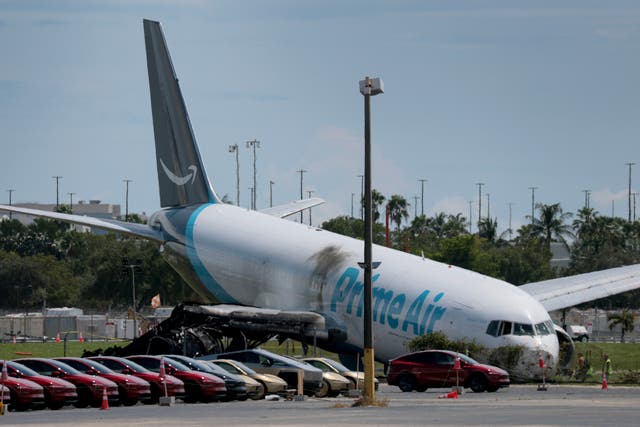 <p>Uno de los pilotos del avión de carga de Amazon que se salió de la pista en el Aeropuerto Internacional de Miami advirtió que iban demasiado rápido para aterrizar, según informó la Junta Nacional de Seguridad del Transporte de Estados Unidos</p>
