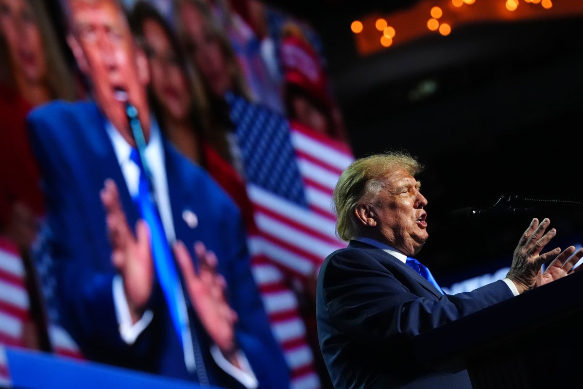 Empty seats and technical glitch mar ‘Trump-a-palooza’ and the president’s wild speech