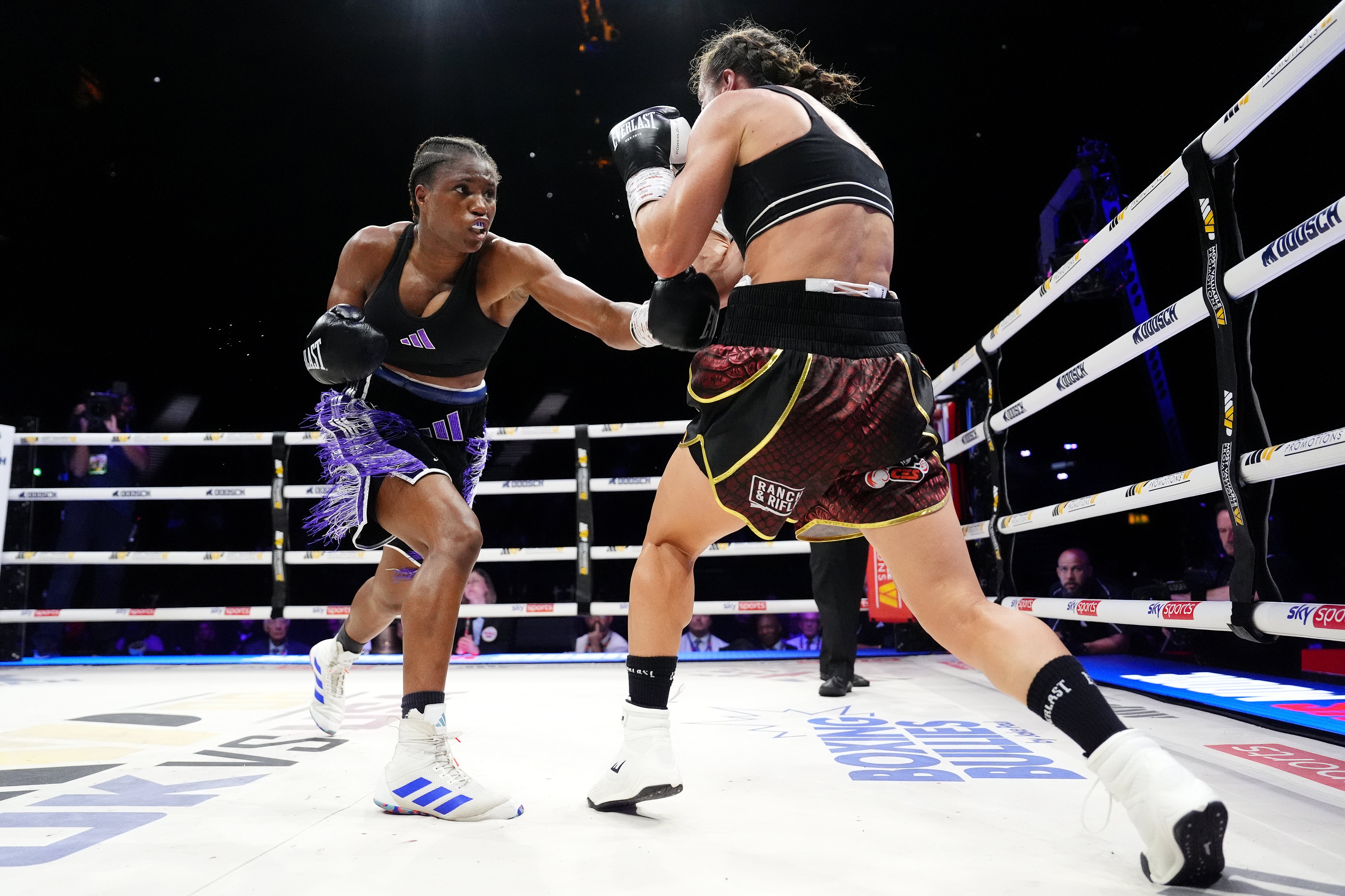 Dubois during her lopsided points win over Amelia Moore