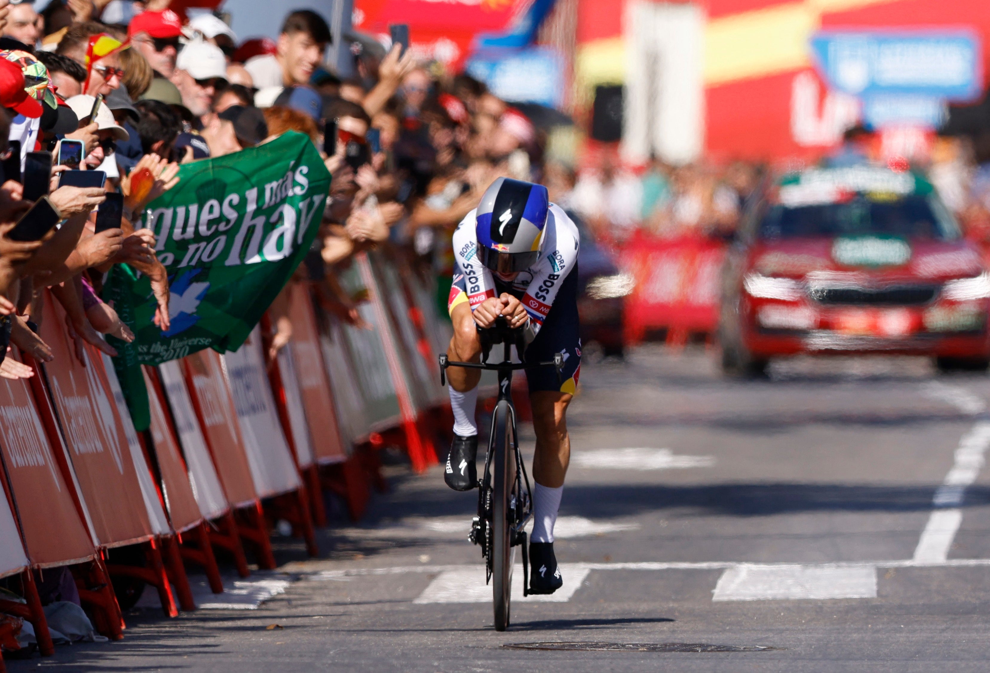 Primoz Roglic cuts Enric Mas&rsquo; overall lead as Stefan Kung wins Vuelta a Espana time trial