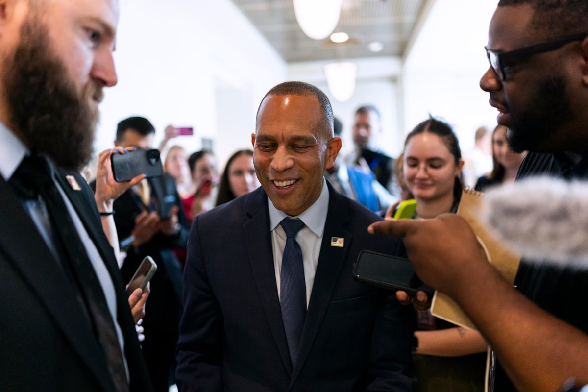 Trump’s $5,000 midterm election ‘bribe’ spurs NFL Thursday Night Football ad buy from top Democrat