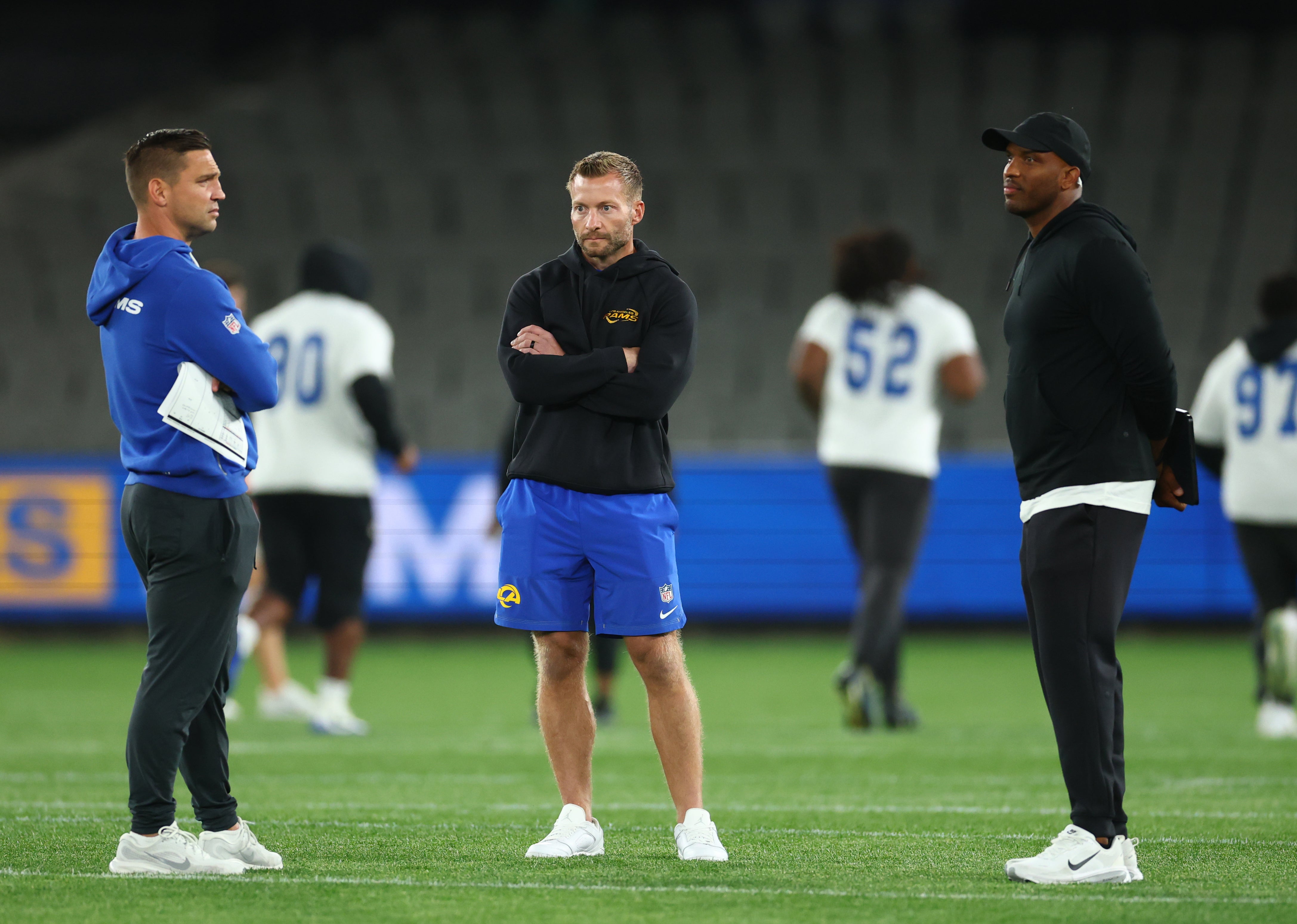 LA Rams coach Sean McVay (centre)