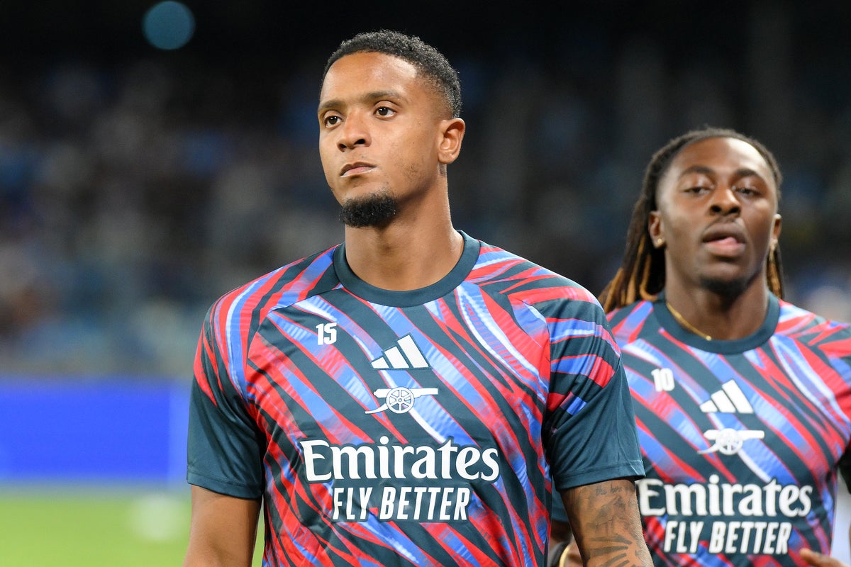 Sunderland v Arsenal LIVE: Team news as Premier League champions bid to continue unbeaten start Sunderland v Arsenal LIVE: Team news as Premier League champions bid to continue unbeaten start