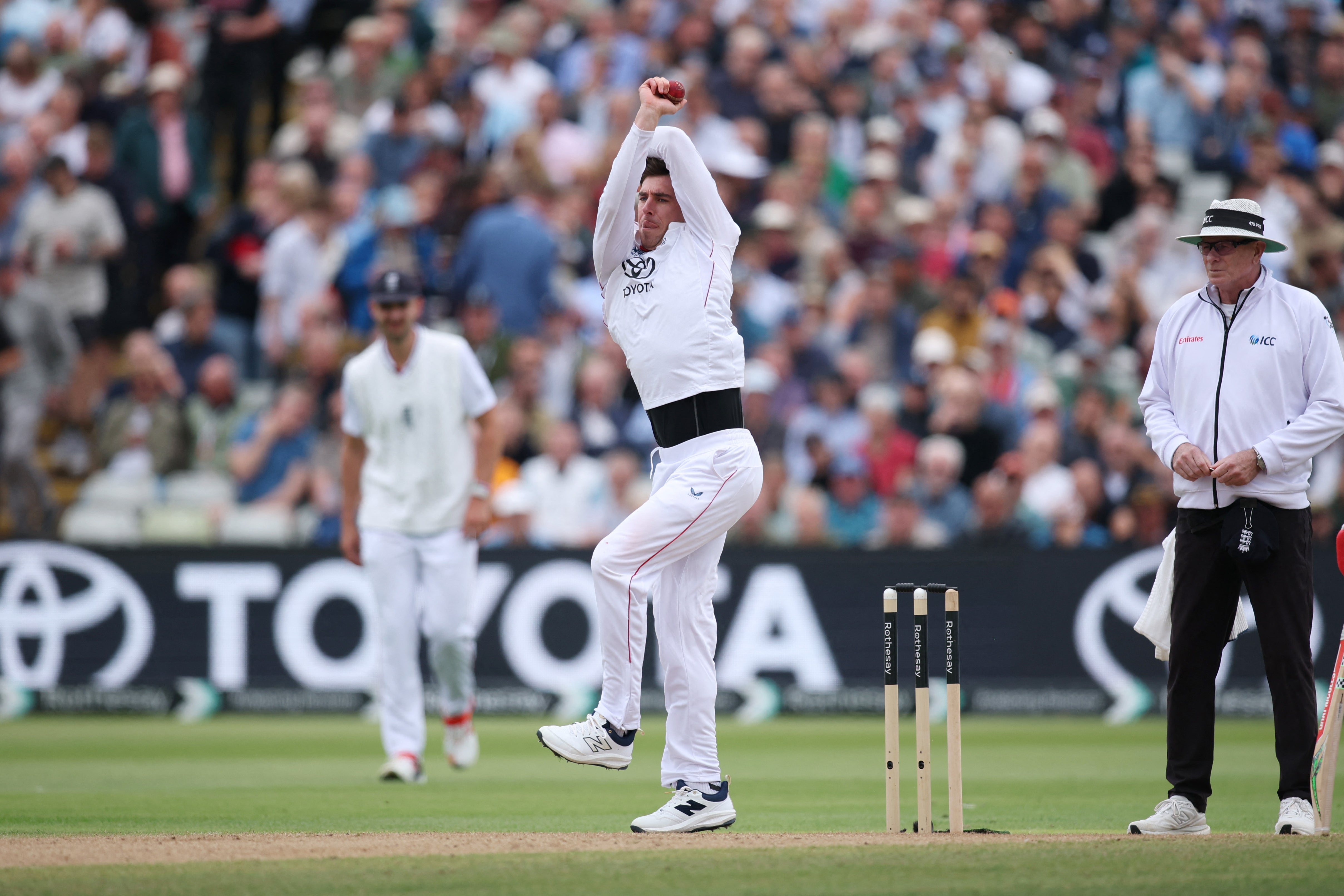 Dan Lawrence's unorthodox spin stylings have been seldom sighted (Reuters)