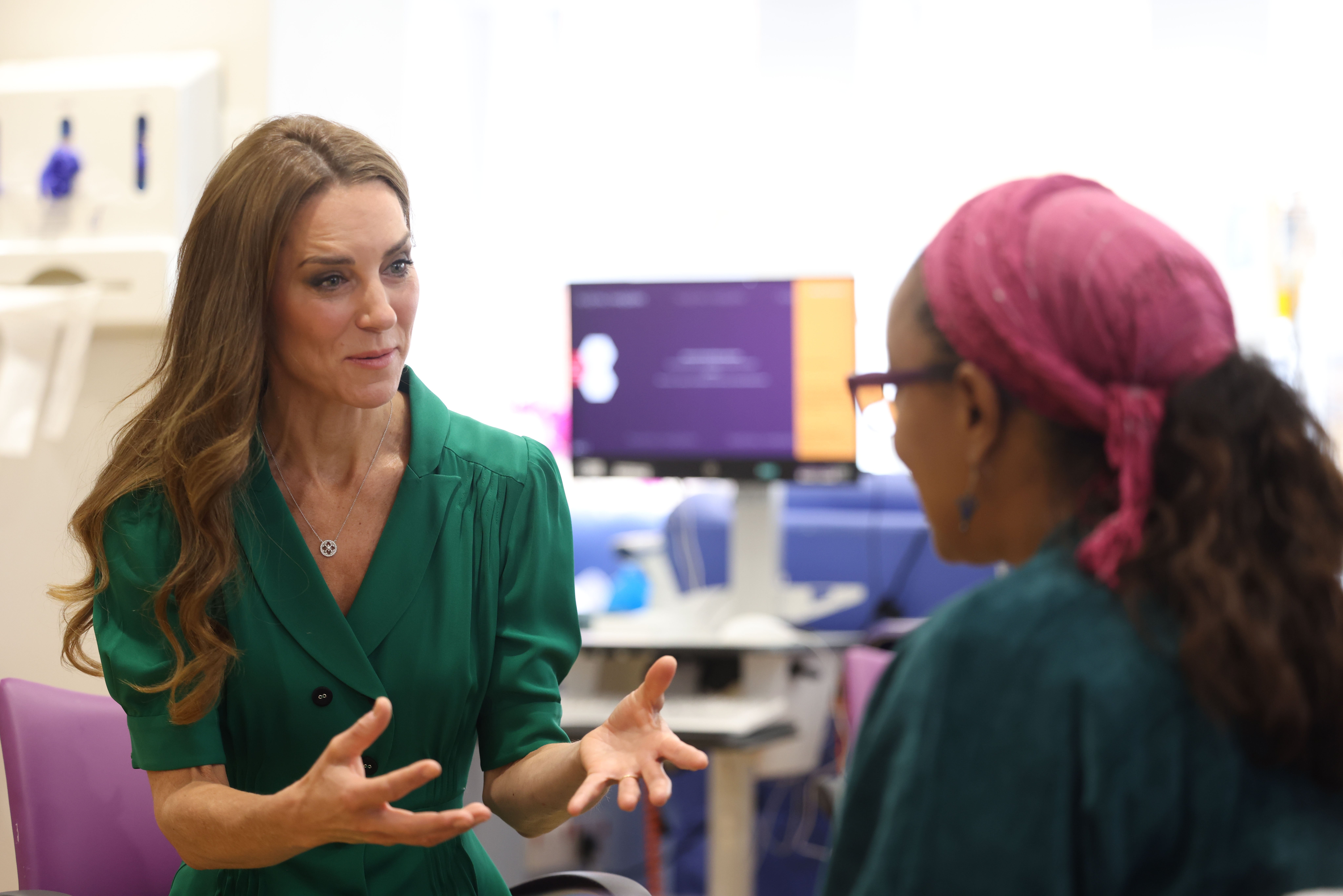 independent.co.uk - Shabnoor Irshad - Watch: Kate surprises patients on return to cancer hospital to thank staff