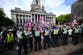 Protesters clash and police van targeted at Portsmouth anti-migrant demonstration after face coverings crackdown