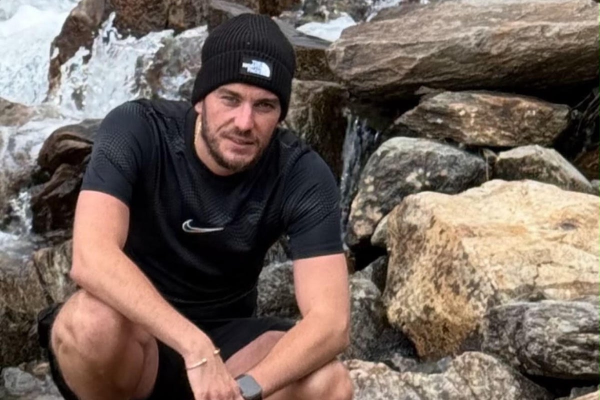 ‘I suffered a fractured spine after our Singapore Airlines flight plummeted 178ft in five seconds’ ‘I suffered a fractured spine after our Singapore Airlines flight plummeted 178ft in five seconds’