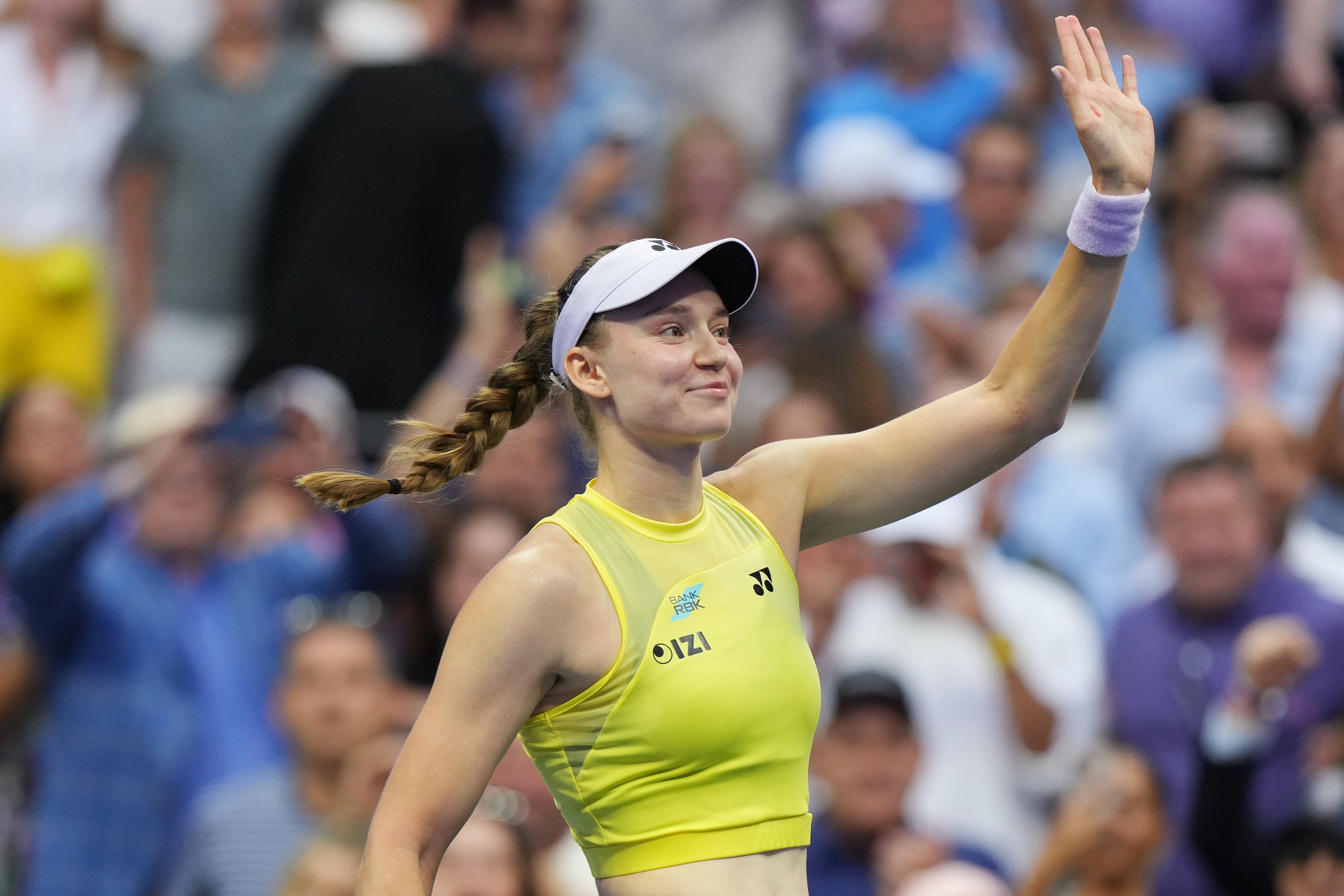 Elena Rybakina powered away from Aryna Sabalenka