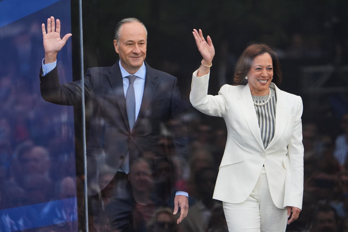 Deputies respond to trespasser reported at ex-Vice President Kamala Harris’ Malibu home Deputies respond to trespasser reported at ex-Vice President Kamala Harris’ Malibu home