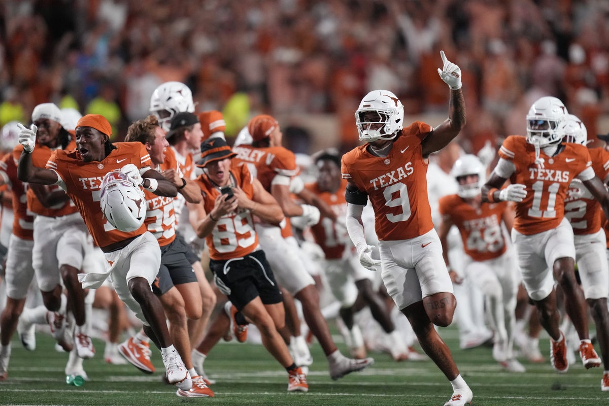 No. 4 Texas Rallies to Defeat No. 1 Ohio State 24-23