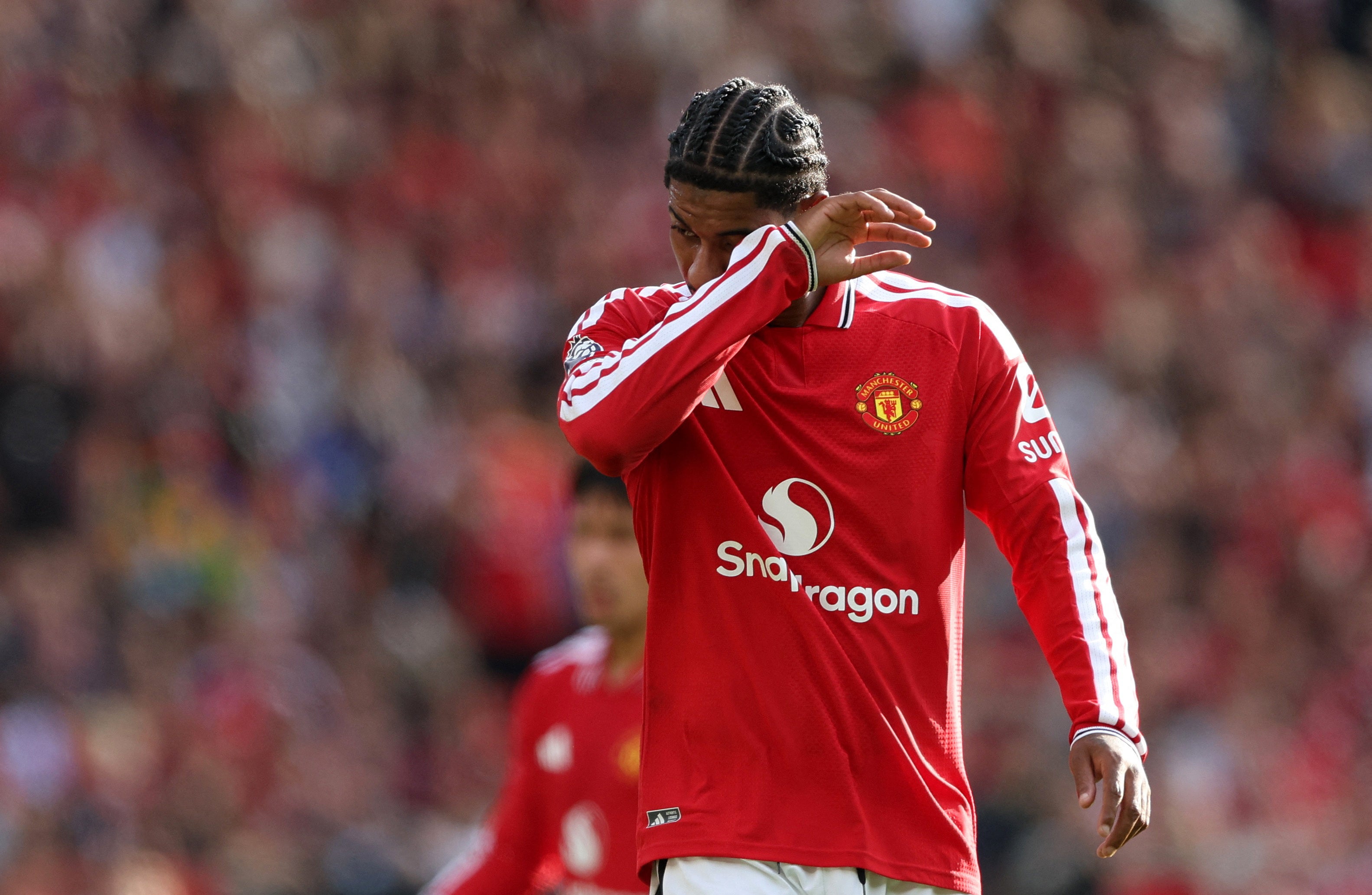 Man United’s attackers struggled as 10-man City controlled the game after going ahead
