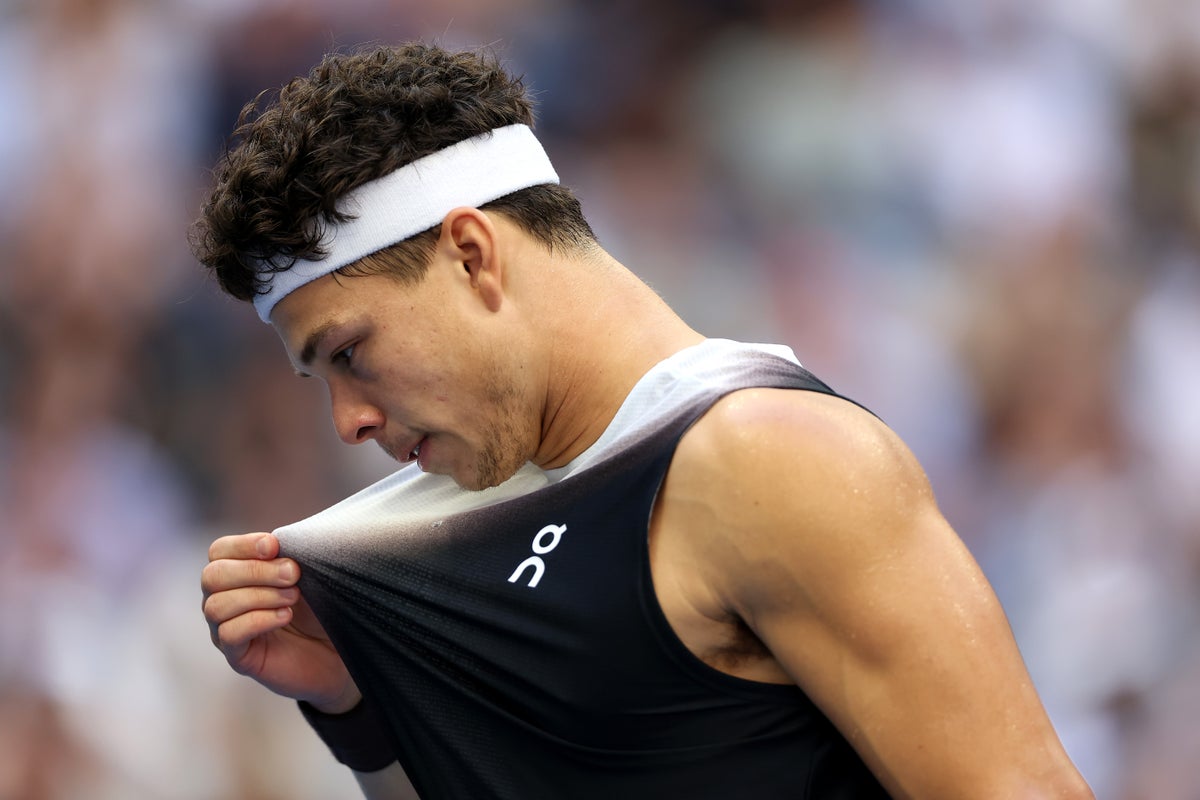 US Open final LIVE: Nervy Shelton gifts Zverev first-set lead with grand slam history on the line