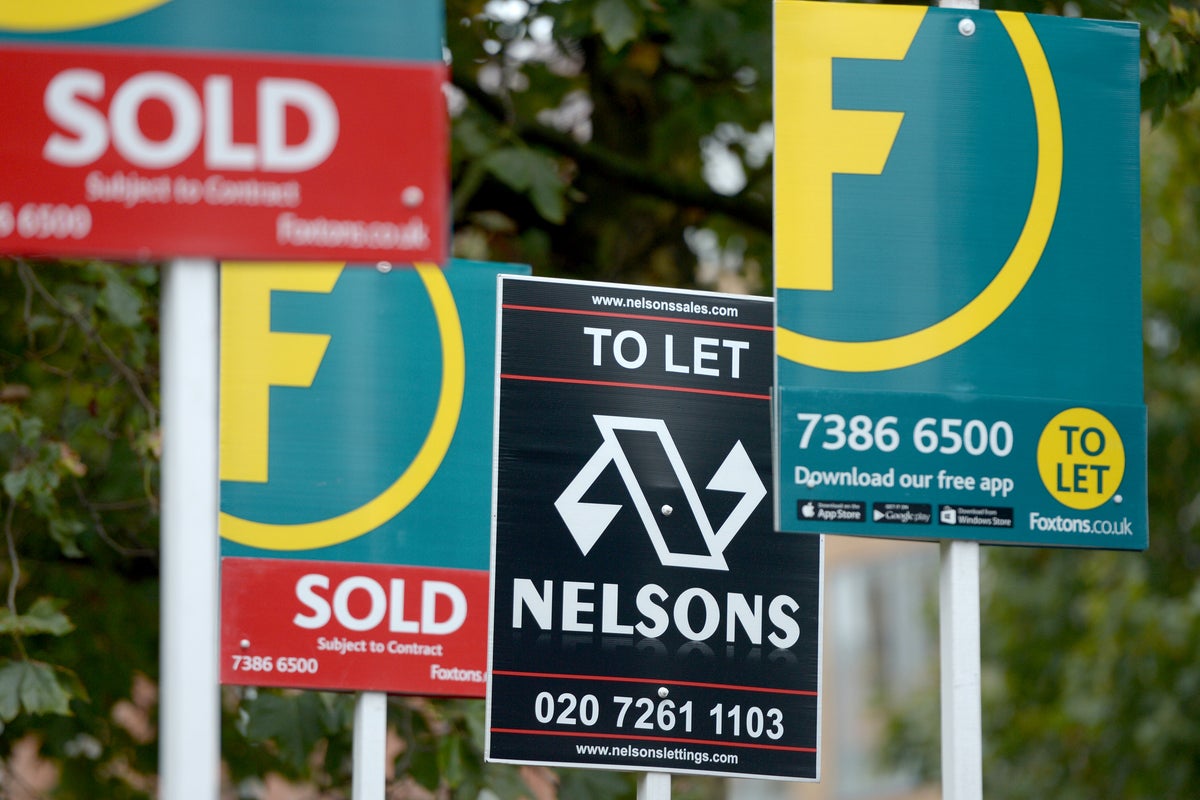 UK rent crisis deepens as soaring mortgage rates trap aspiring homeowners