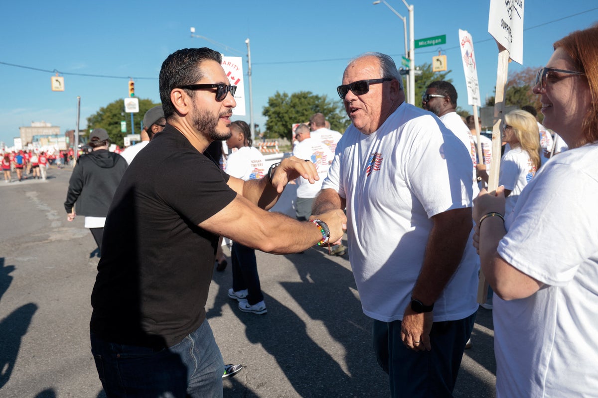 Tucker Carlson backs Democrat Abdul El-Sayed in Michigan Senate race