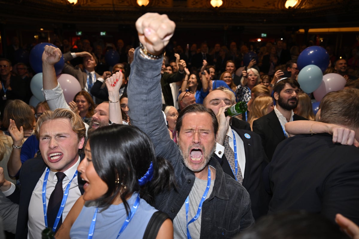 Swedish left-wing bloc edges ahead in knife-edge election results