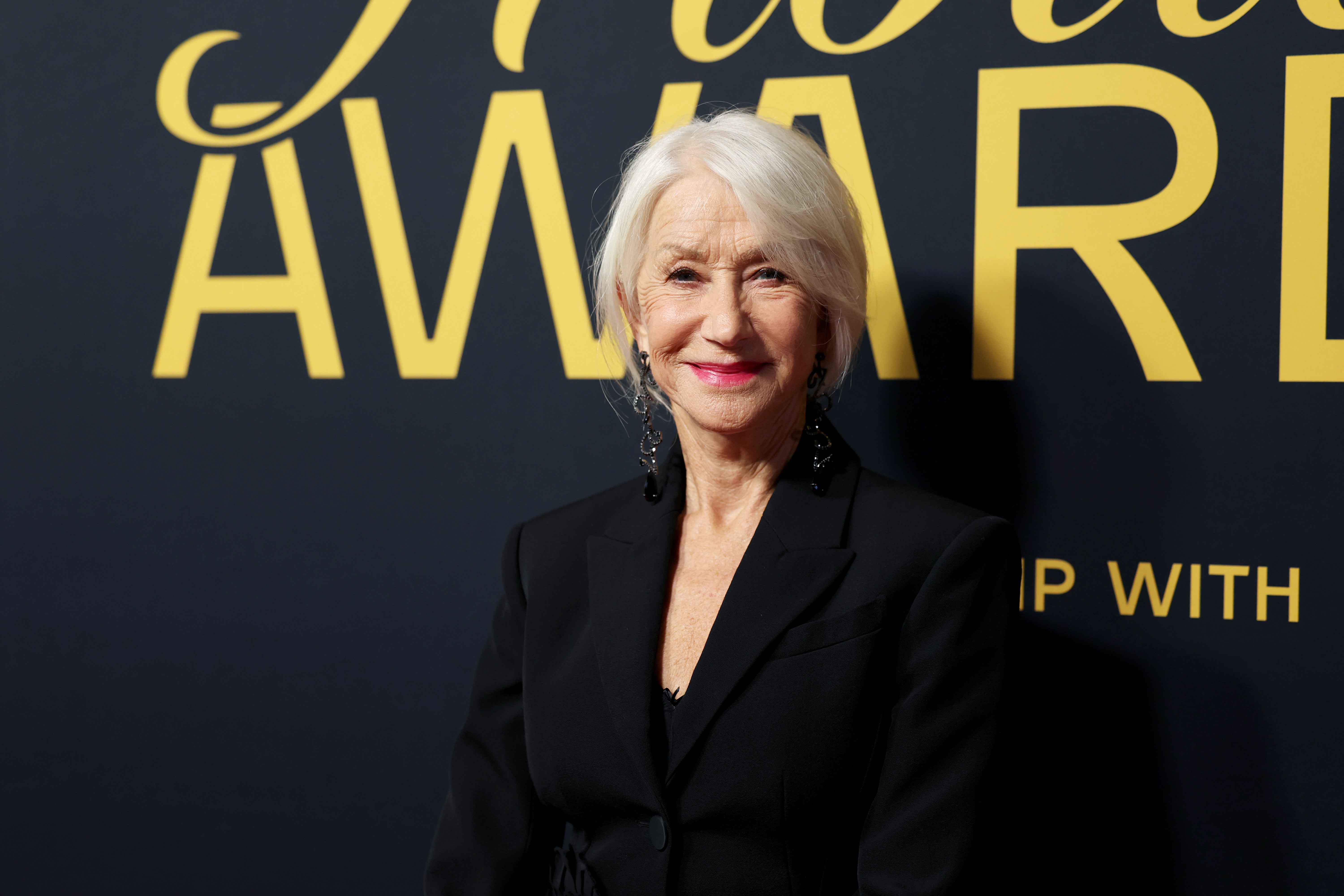Helen Mirren says she avoids doctors and treats artificial intelligence as a live-in doctor when she has questions about her health.