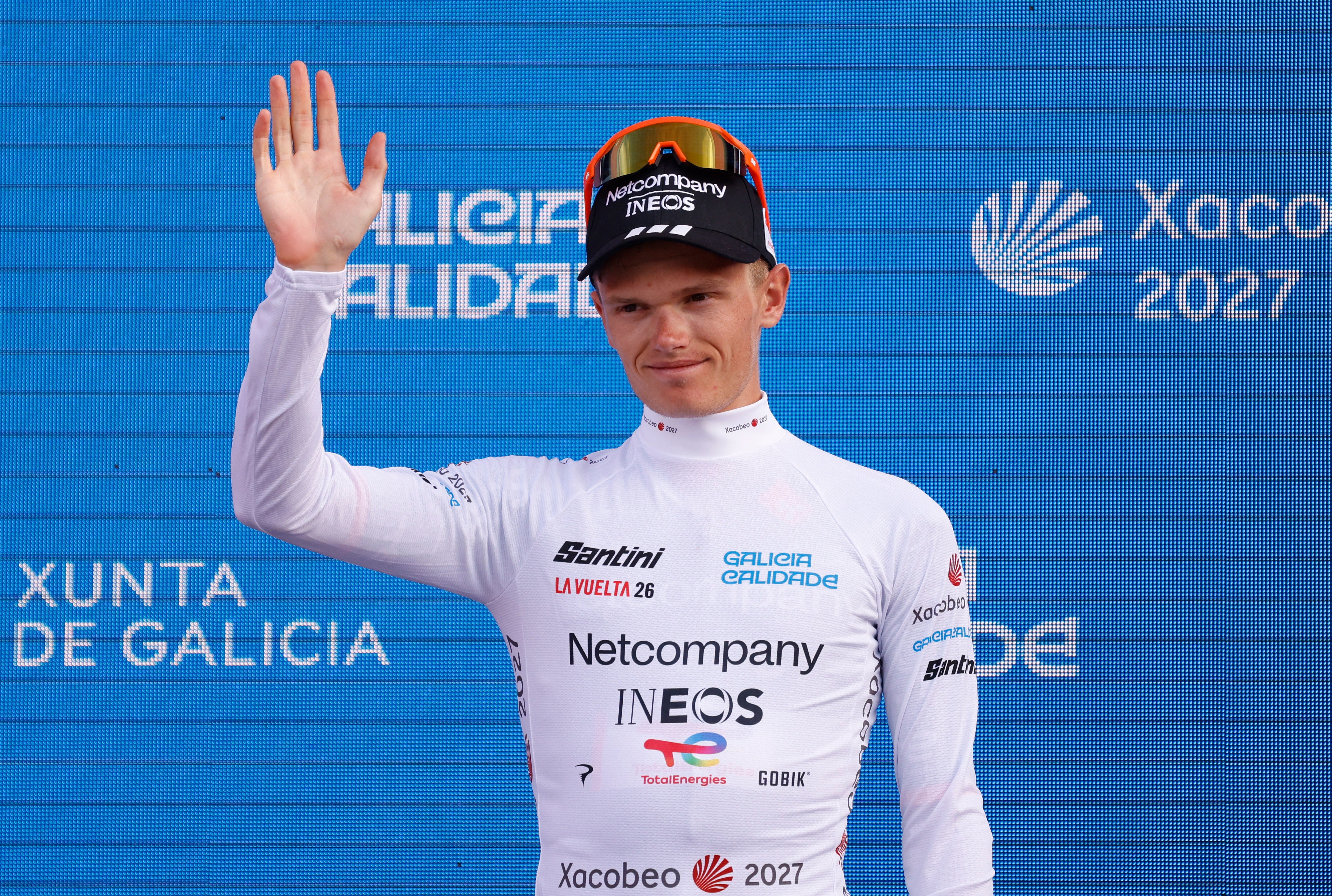 Oscar Onley sealed the best young rider's white jersey