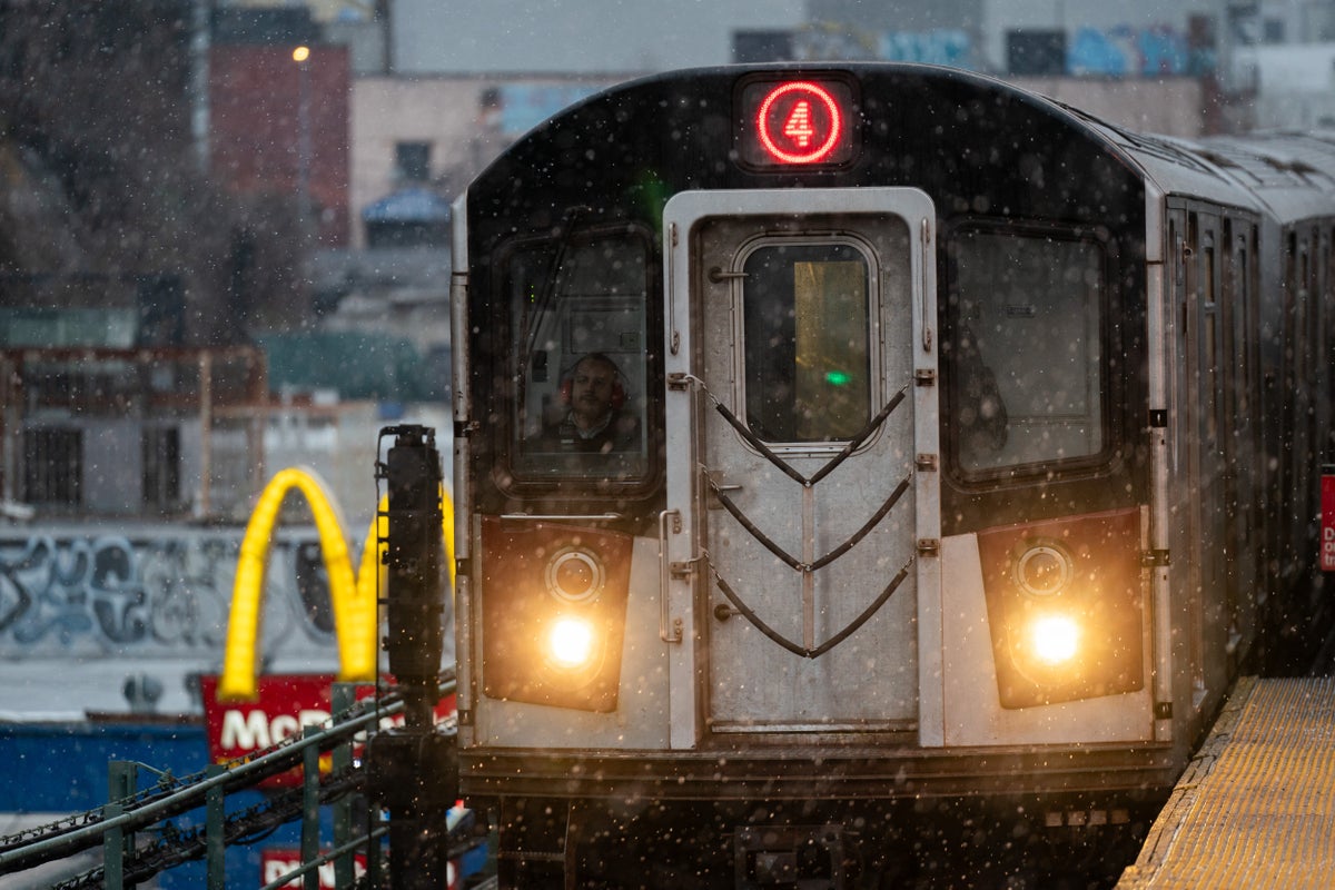 College friends, both 24, killed after seeming not to realize NYC subway was barreling toward them: reports
