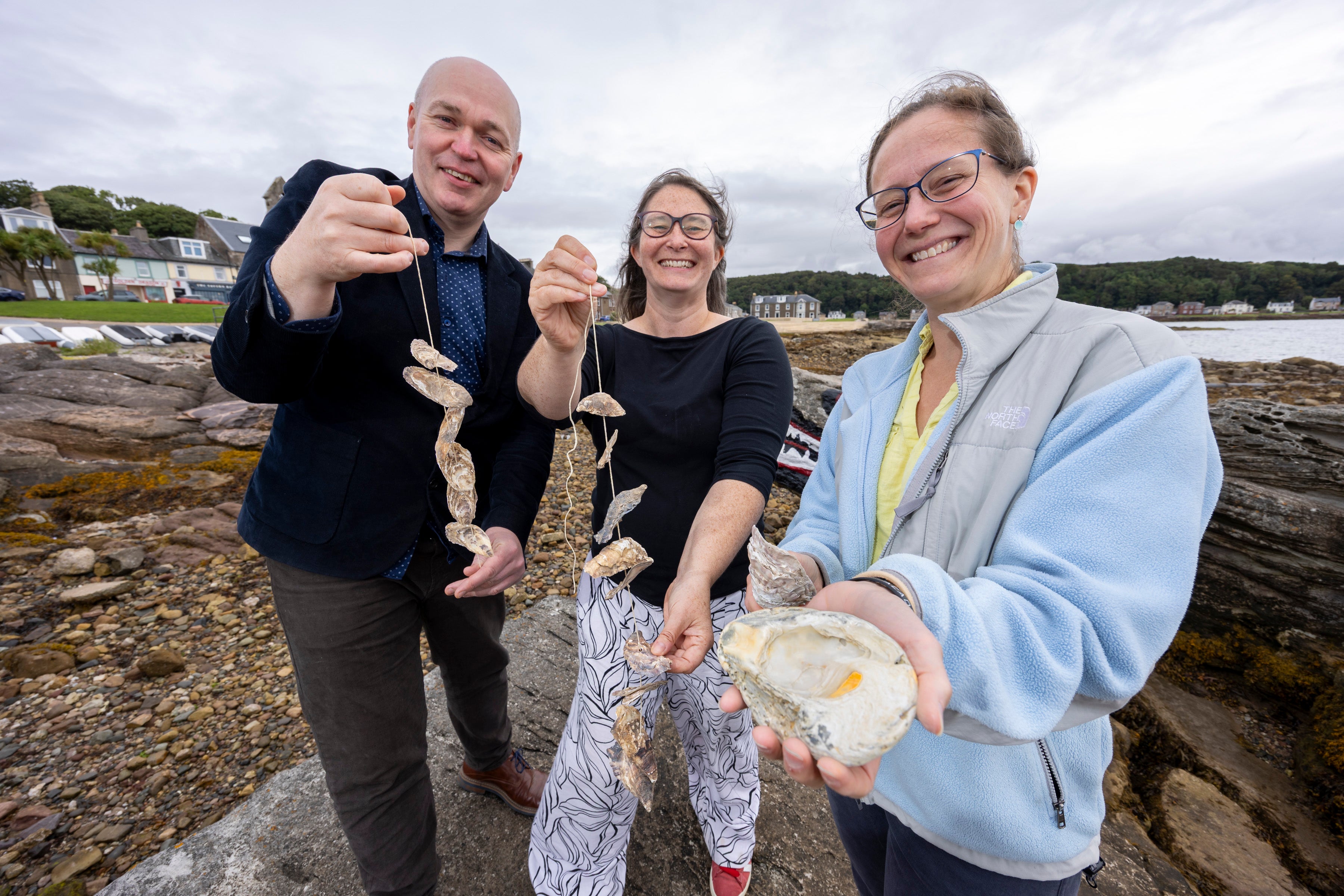 (L-R) Scottish Songwriter Gillebrìde MacMillan, Claire Ramjan from the University’s School of Education and Dr Anna McGregor, ecologist at the University of Glasgow and Project Eisirean lead. (UoG/MartinShields/PA)