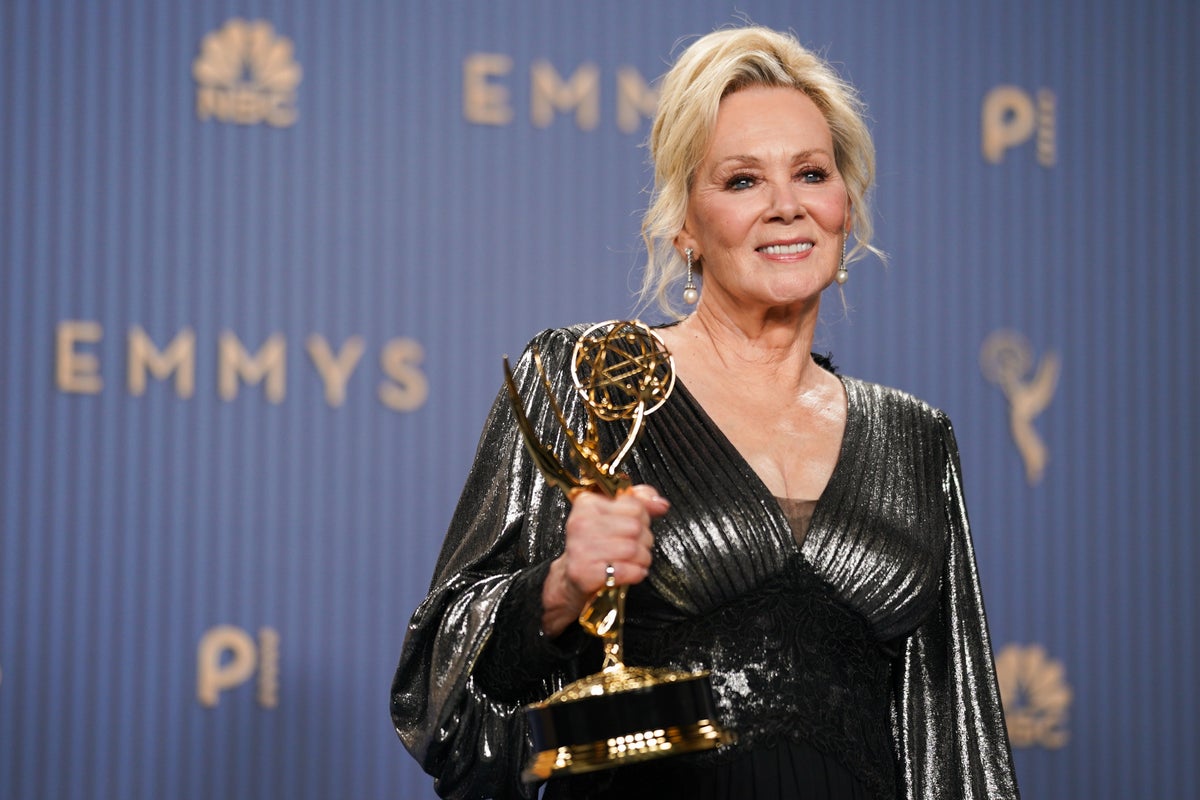 Jean Smart Wins Emmy Award at 2026 Primetime Ceremony
