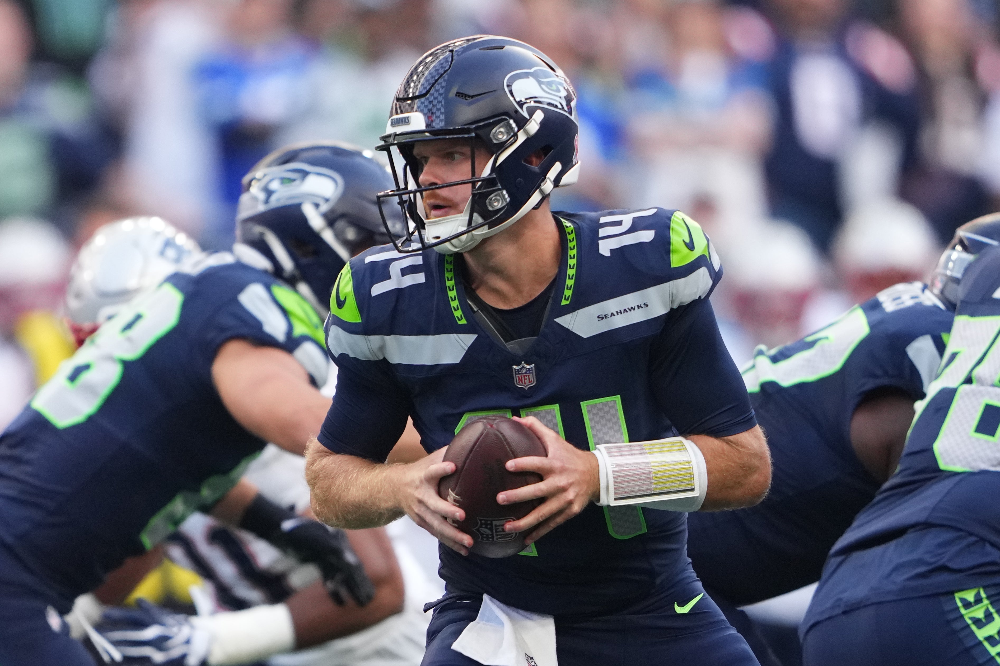 SEAHAWKS-DARNOLD