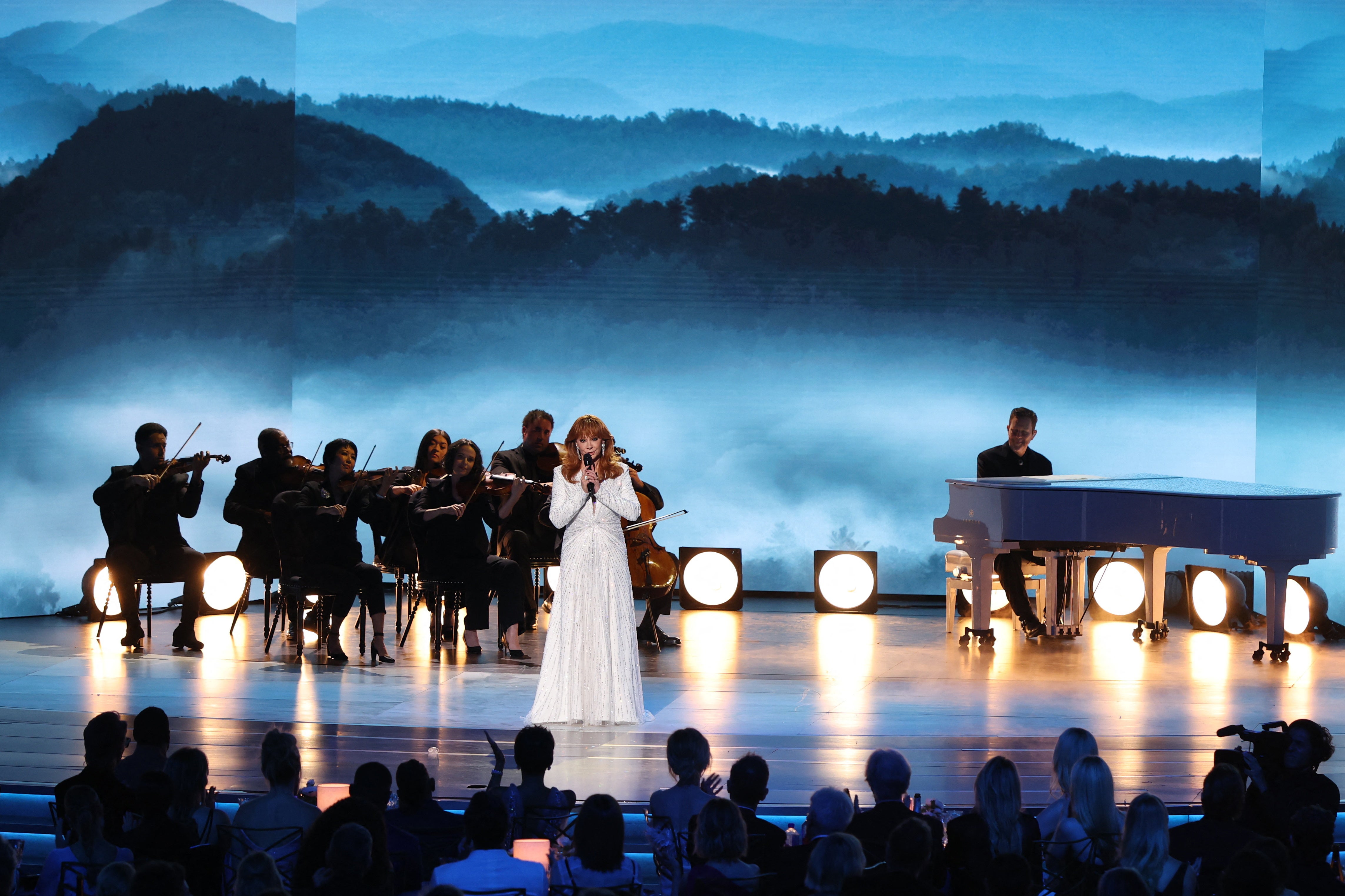 Reba McEntire led a tribute to Dolly Parton during the Emmys