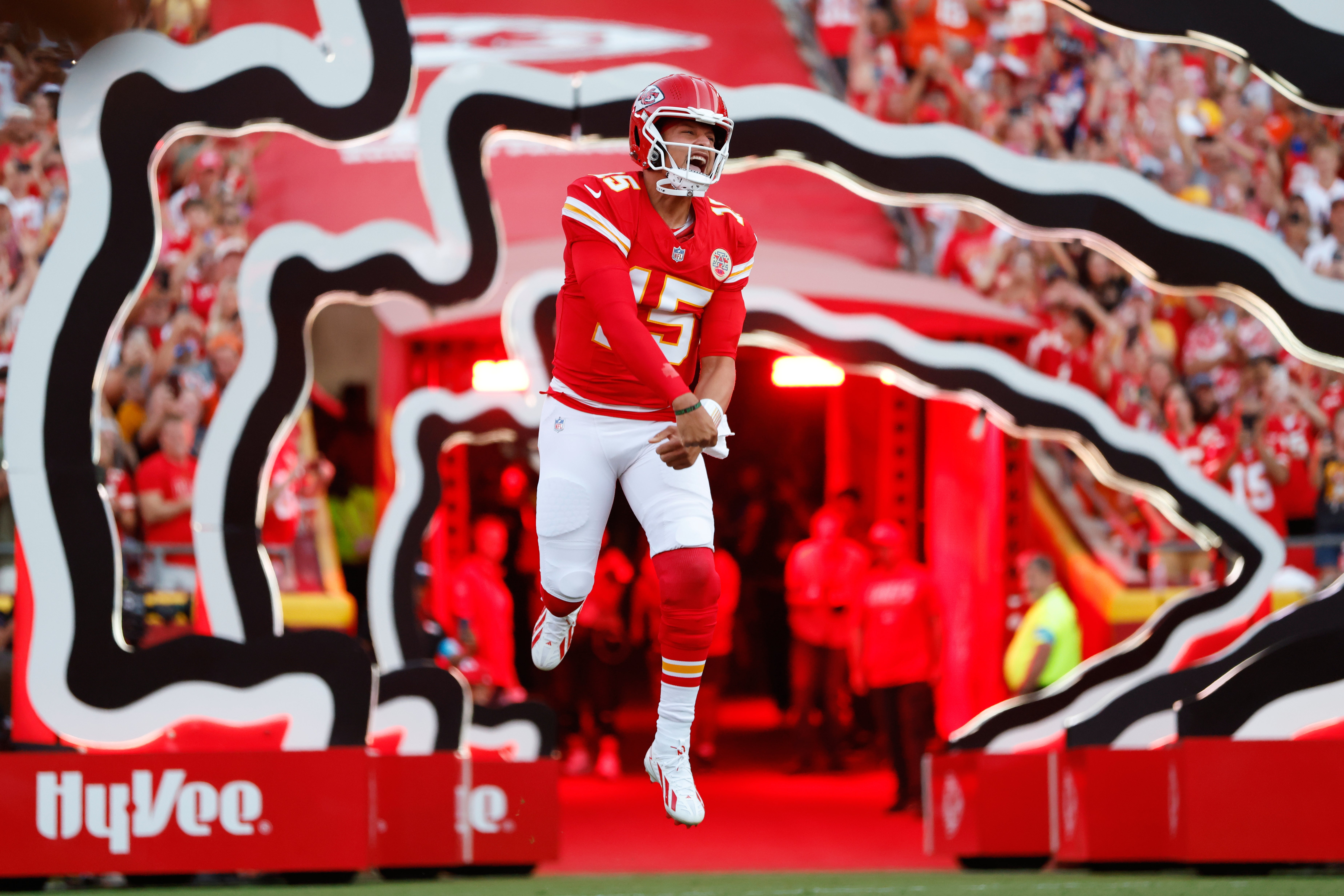 CHIEFS-MAHOMES