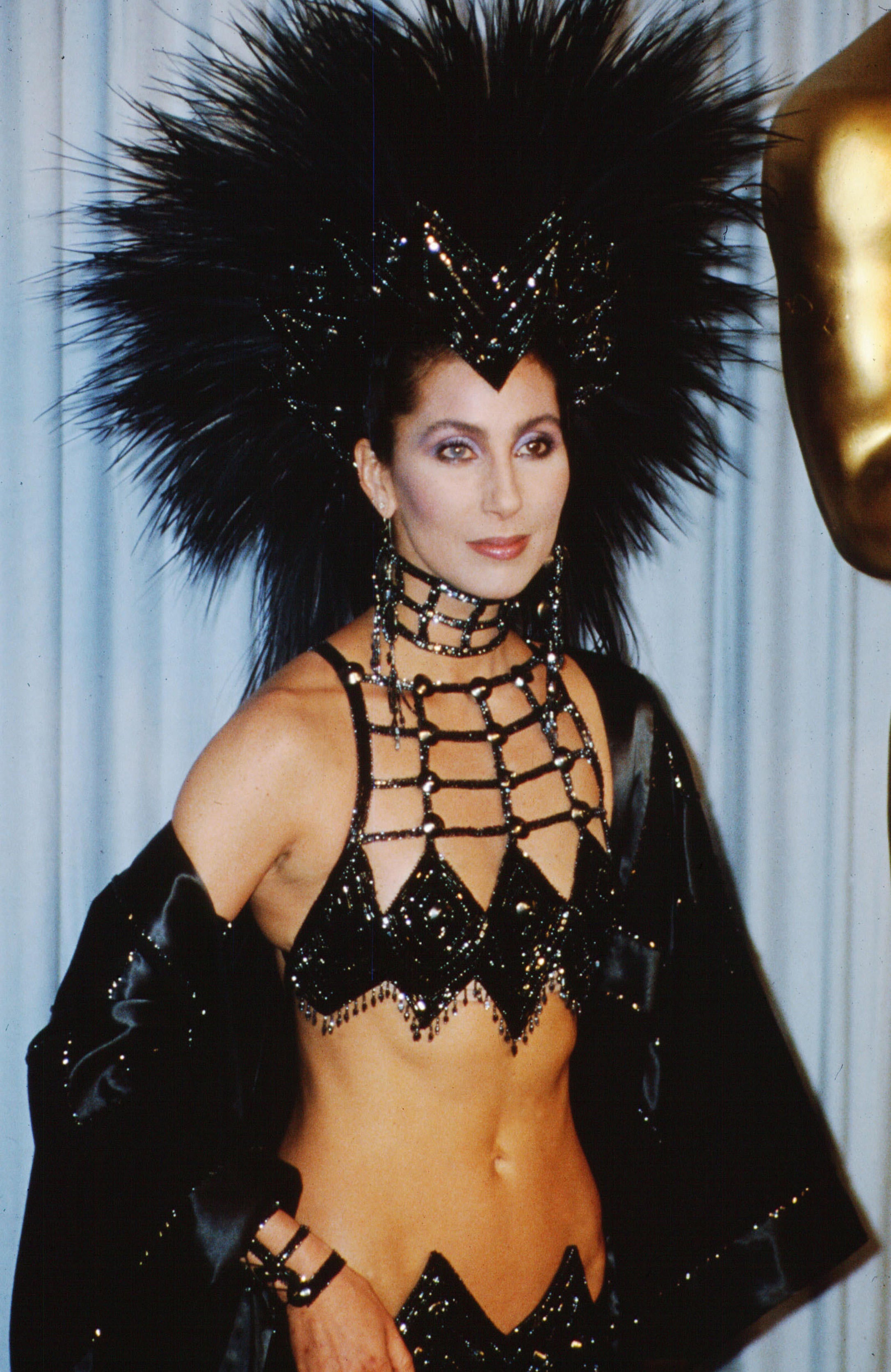 Cher at the 1986 Oscars (Alamy/PA)