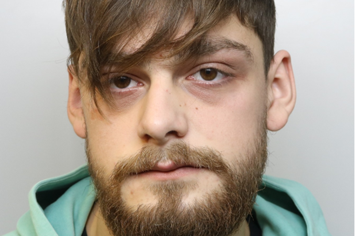 Man who approached young girls and asked to sniff their feet named and pictured
