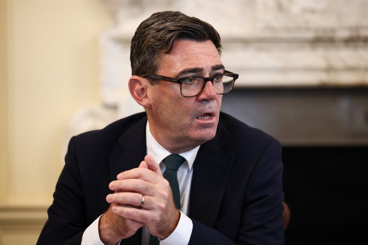 Hundreds of experts urge Burnham to reject new North Sea drilling days before PM meets Trump for the first time