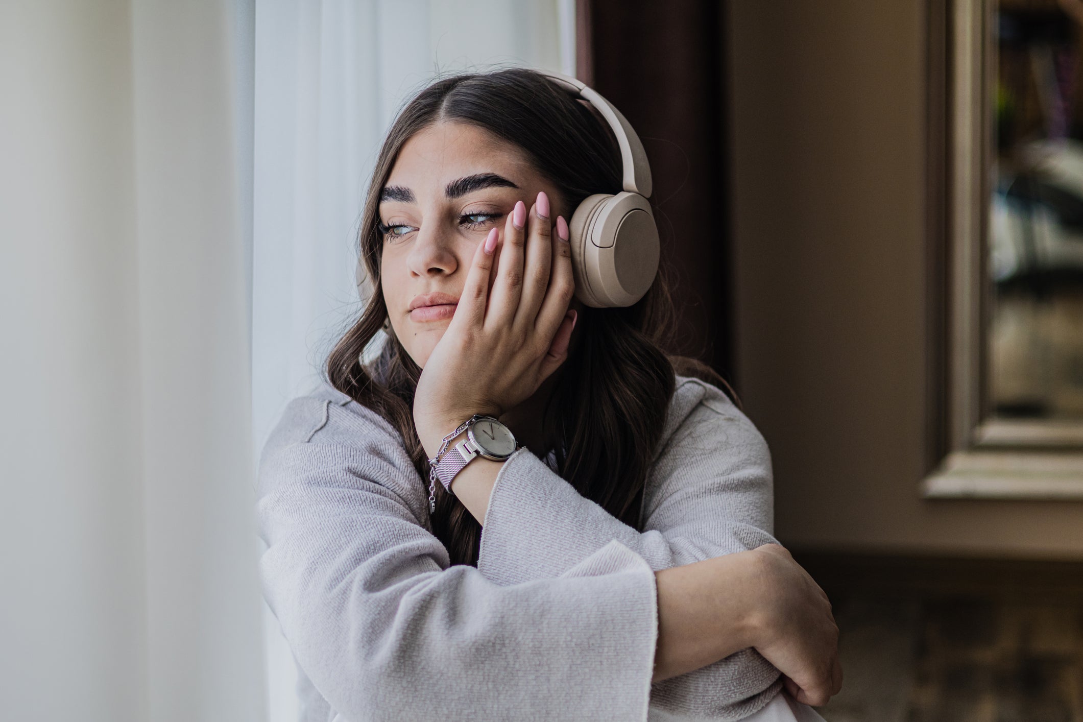 People with ADHD frequently “mask” their symptoms to appear more typical and fit into social, academic, or professional settings.