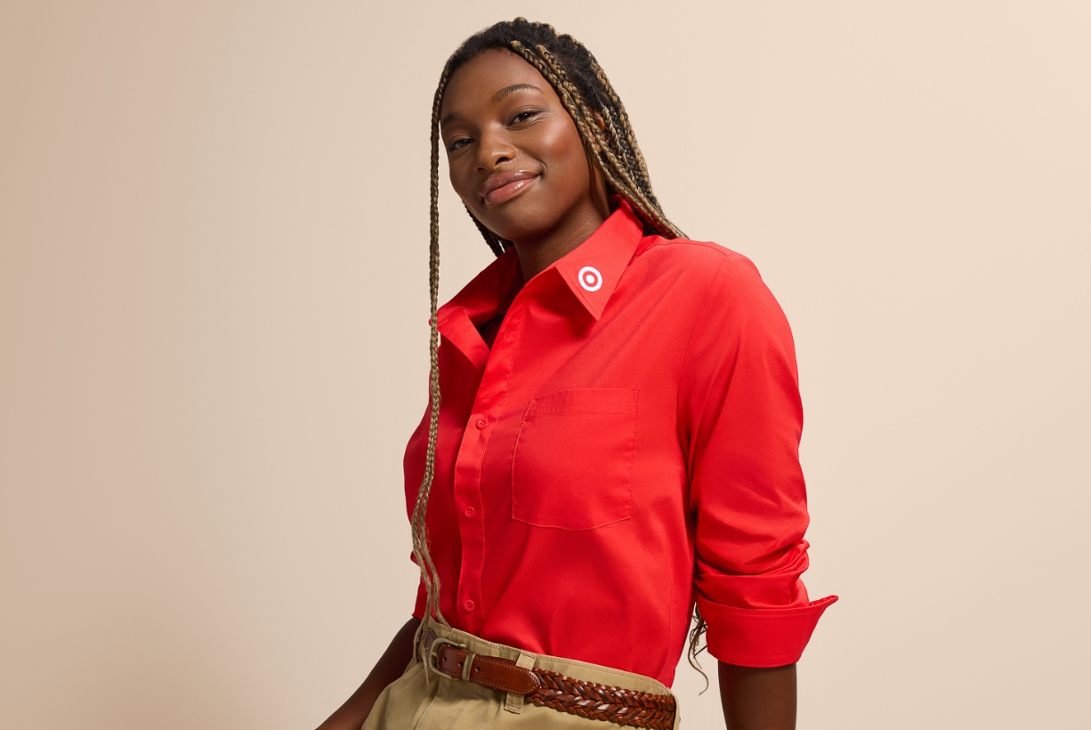 The employee apparel, called Collection186, will include logo-branded crew-neck T-shirts, polos, cardigans, blazers and vests, among other items