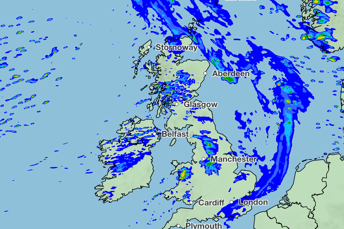 Heavy rain and wind expected across UK ahead of weekend sunny spell