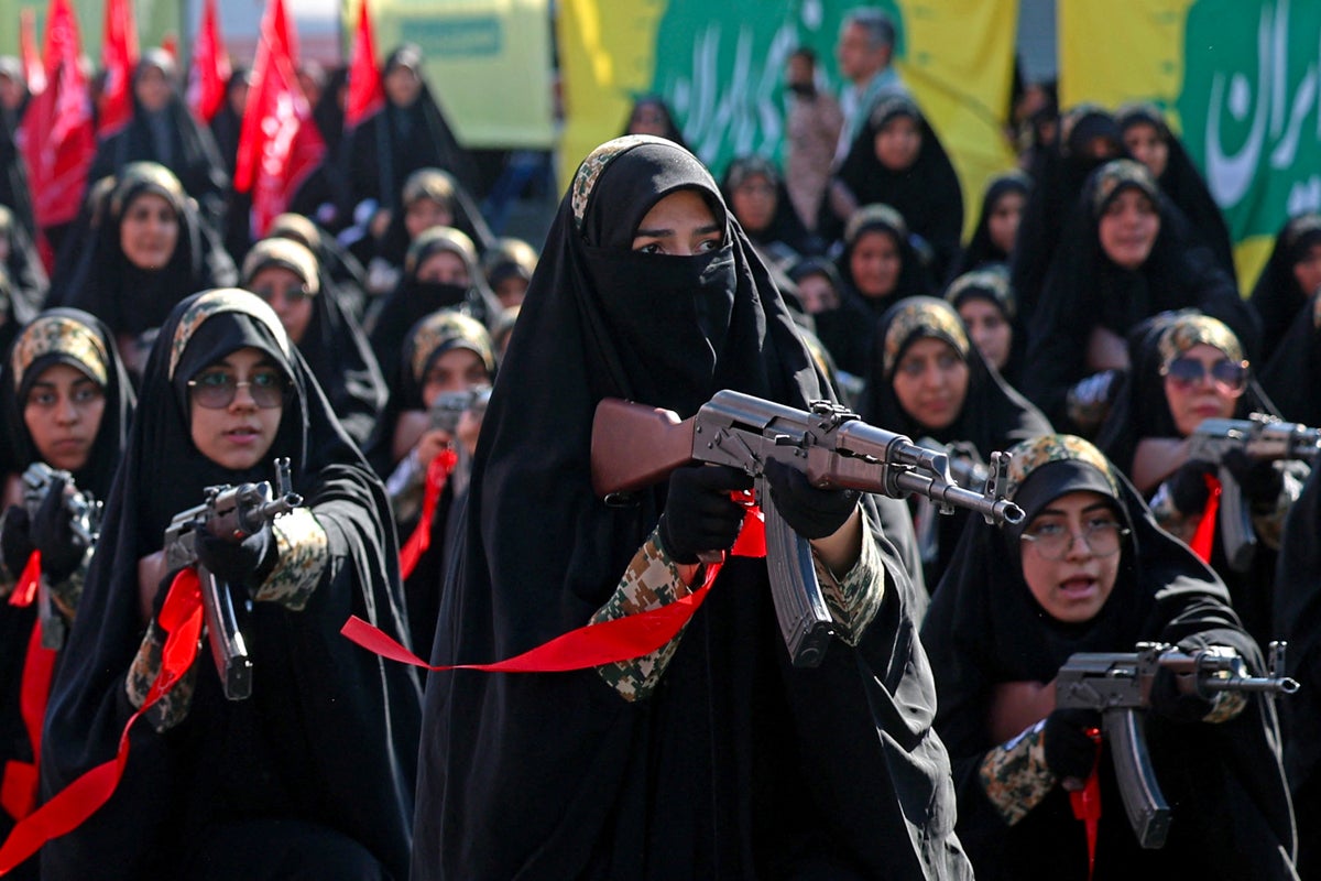 Iran Holds Massive Rally to Mobilize Citizens for Armed Defense