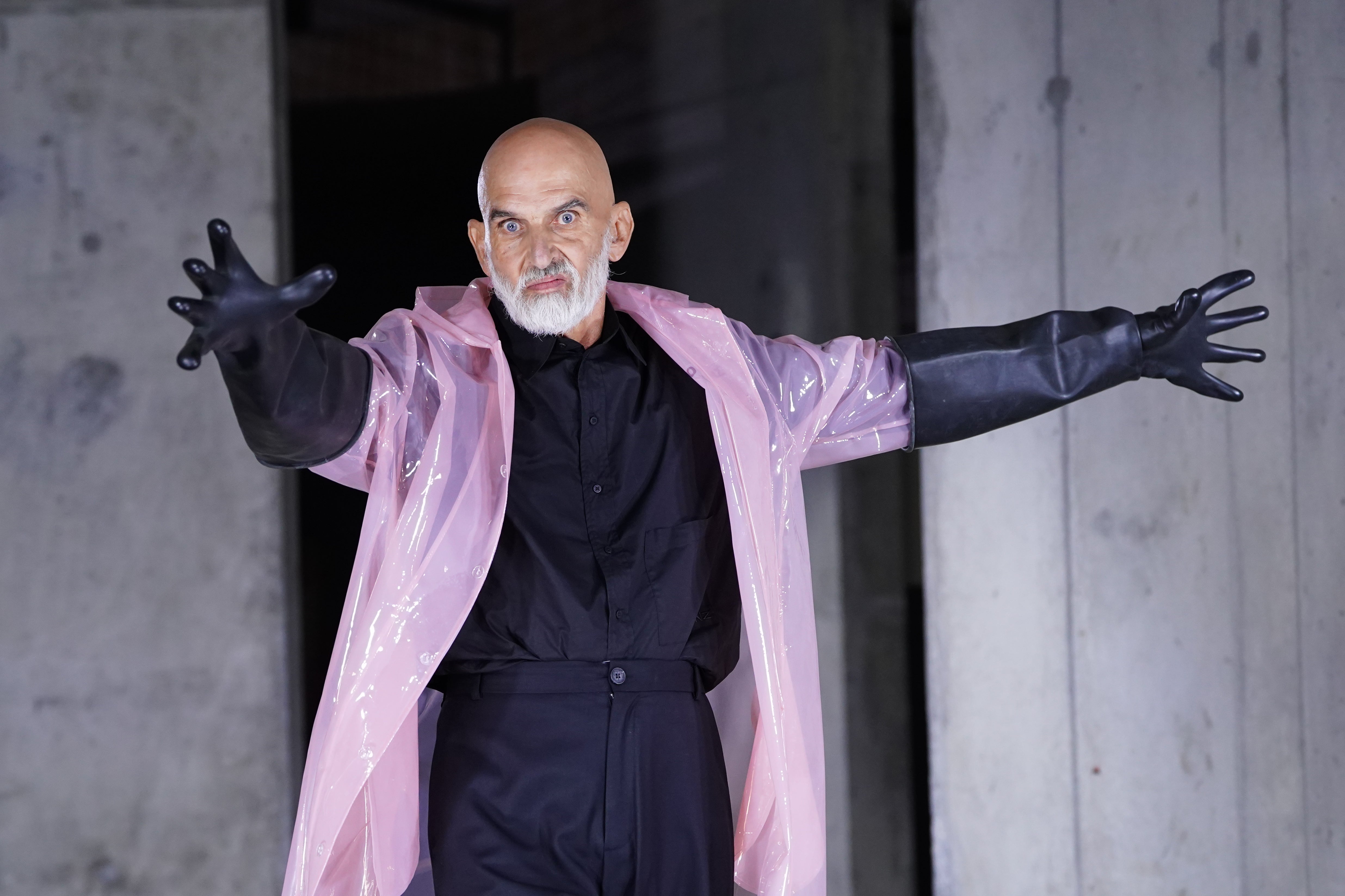 The opera singer in cleaning-inspired attire (Ian West/PA)