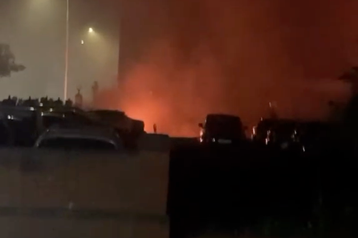 Folkestone Fire Tourists Evacuated From Iconic UK Seafront Hotel After Folkestone Fire Tourists Evacuated From Iconic UK Seafront Hotel After