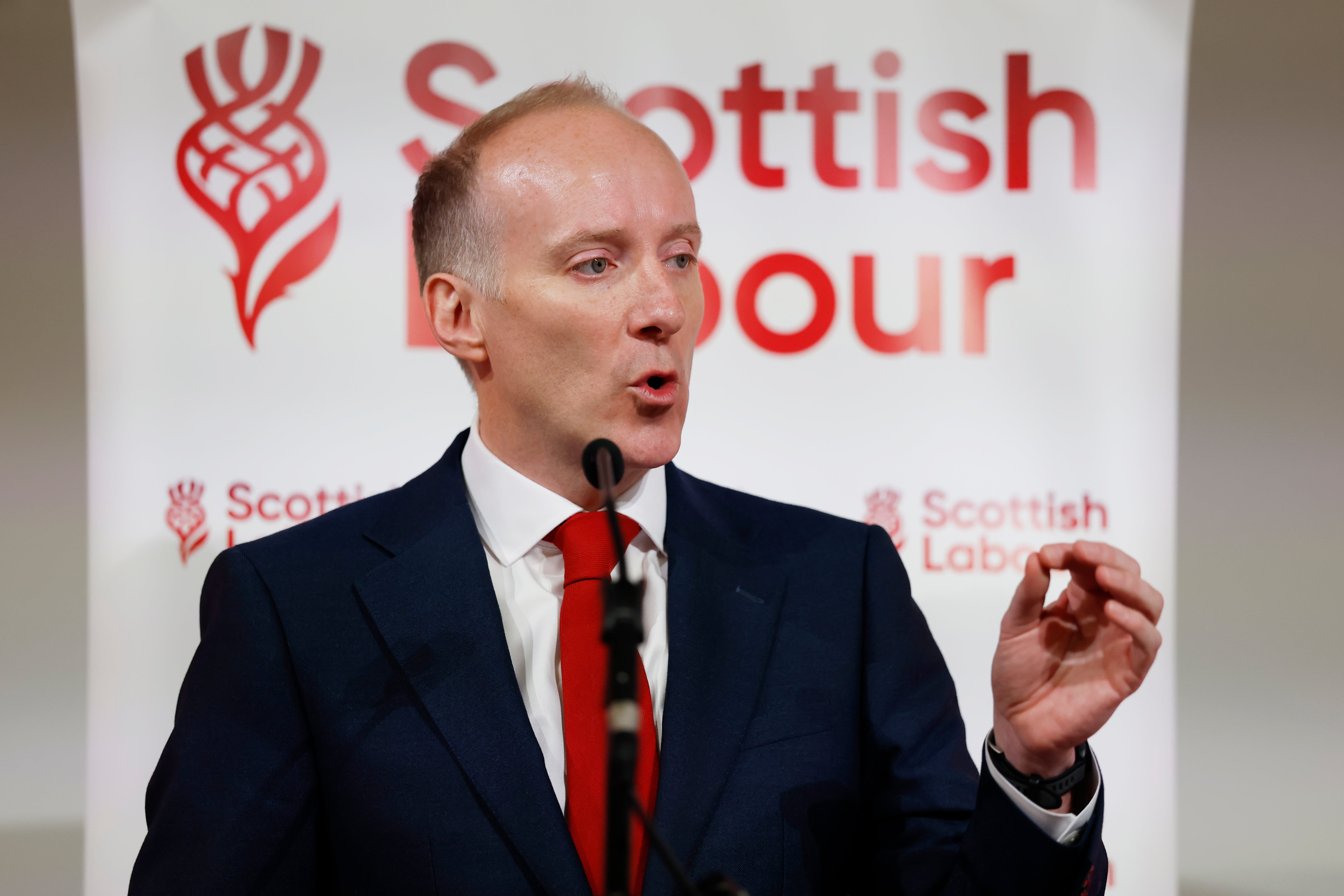 North East Scotland MSP Mr Marra defeated his leadership rival Joe Fagan by 4,266 votes to 2,485.