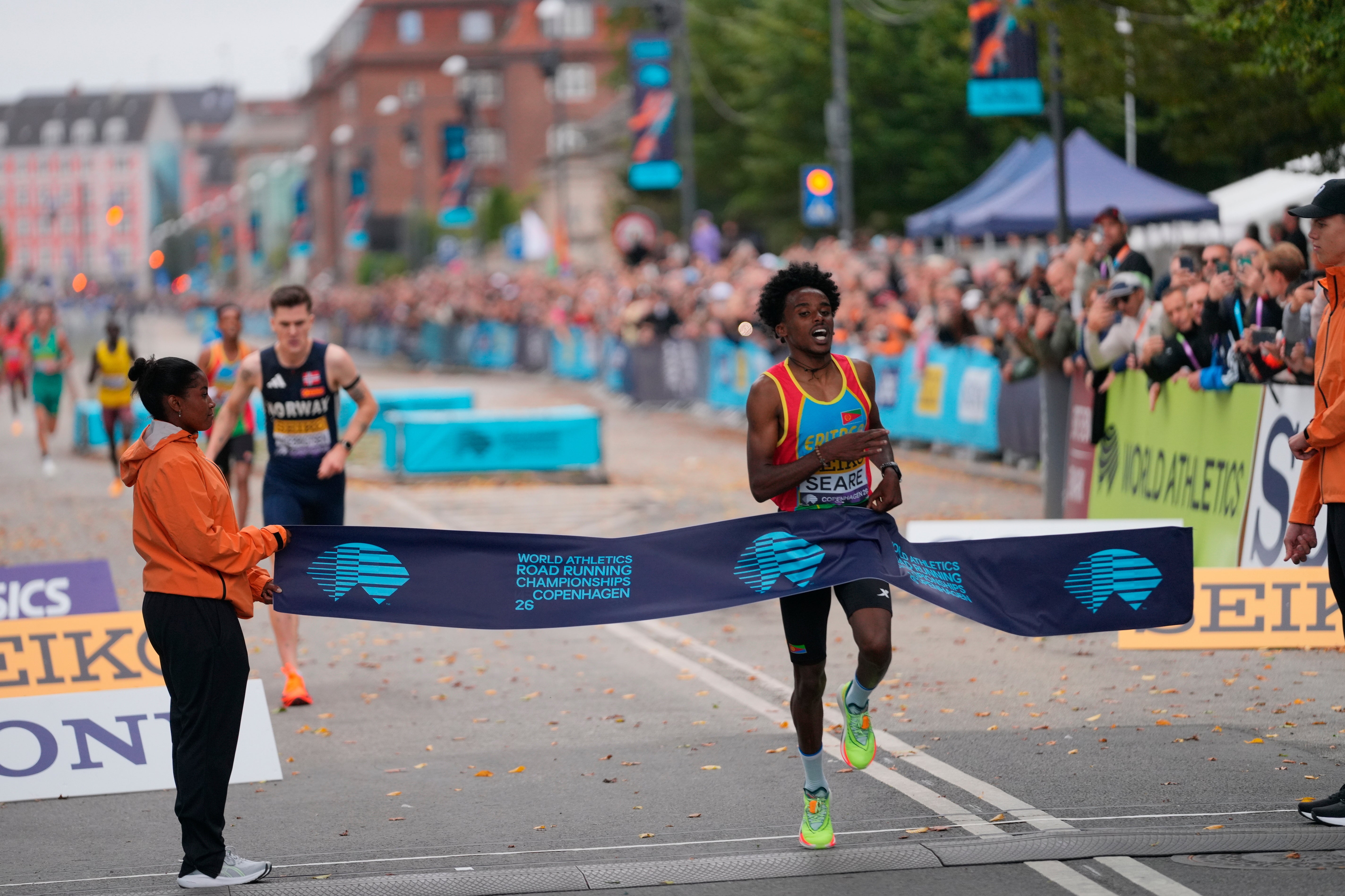 Seare pulled away from Ingebrigtsen in the final 100m