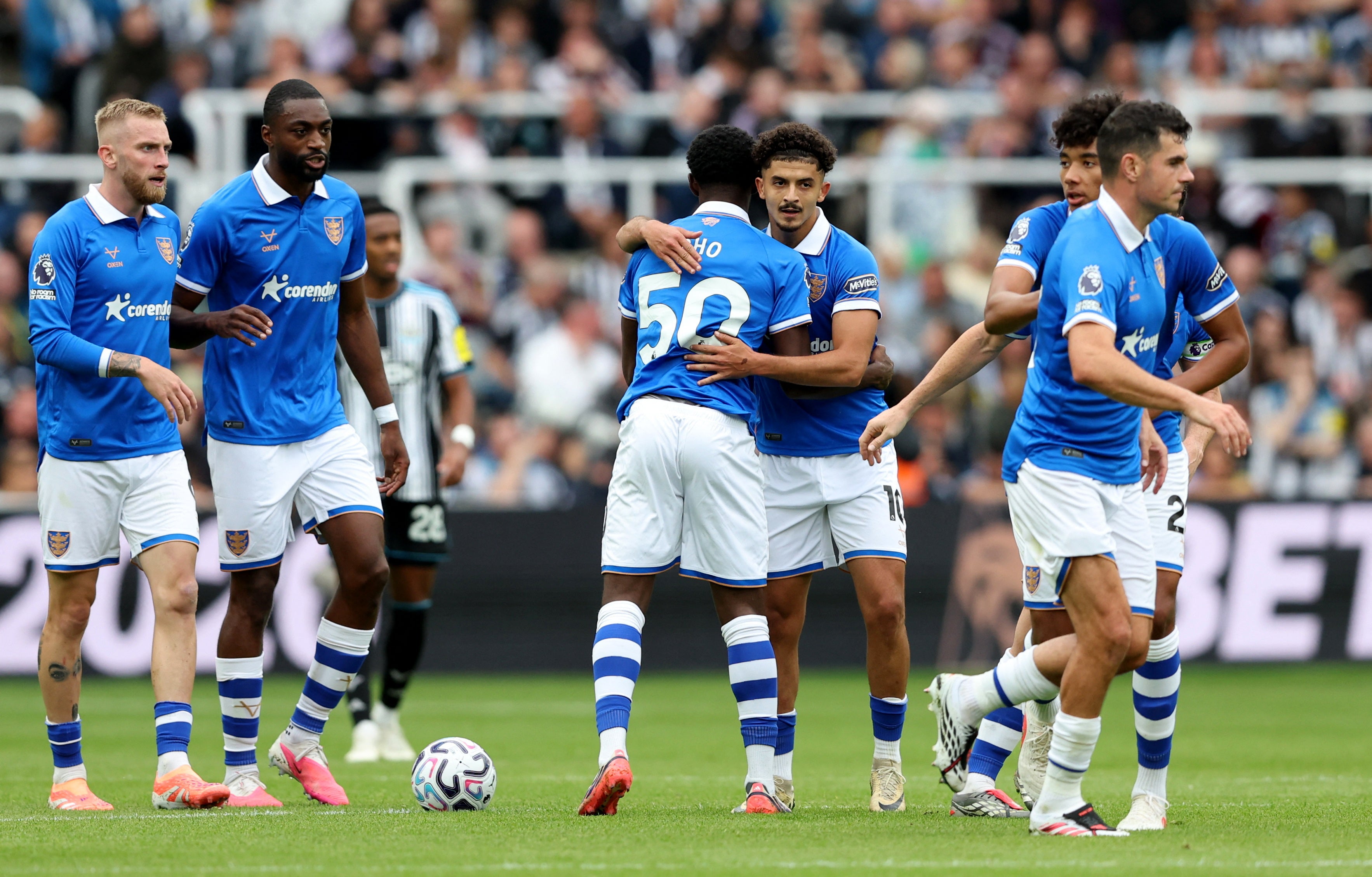 Hull City's Mohamed-Ali Cho celebrates scoring their first goal with Mohamed Belloumi