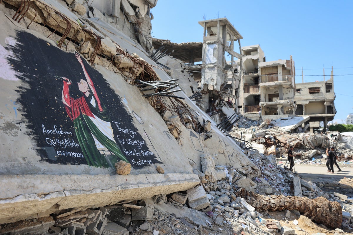 Macklemore celebrated in mural painted by Palestinian artists
