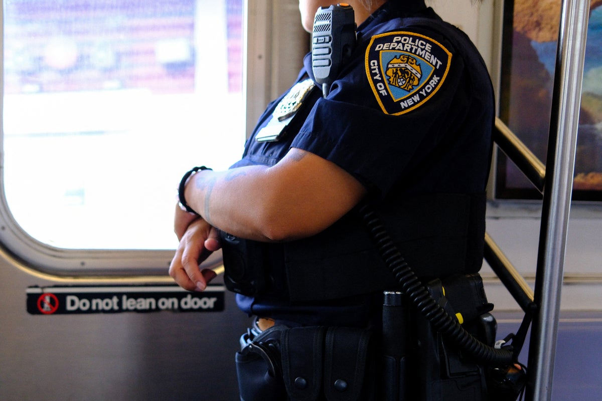 Murder suspect who tried to surrender at police station was turned away by NYPD cop: report