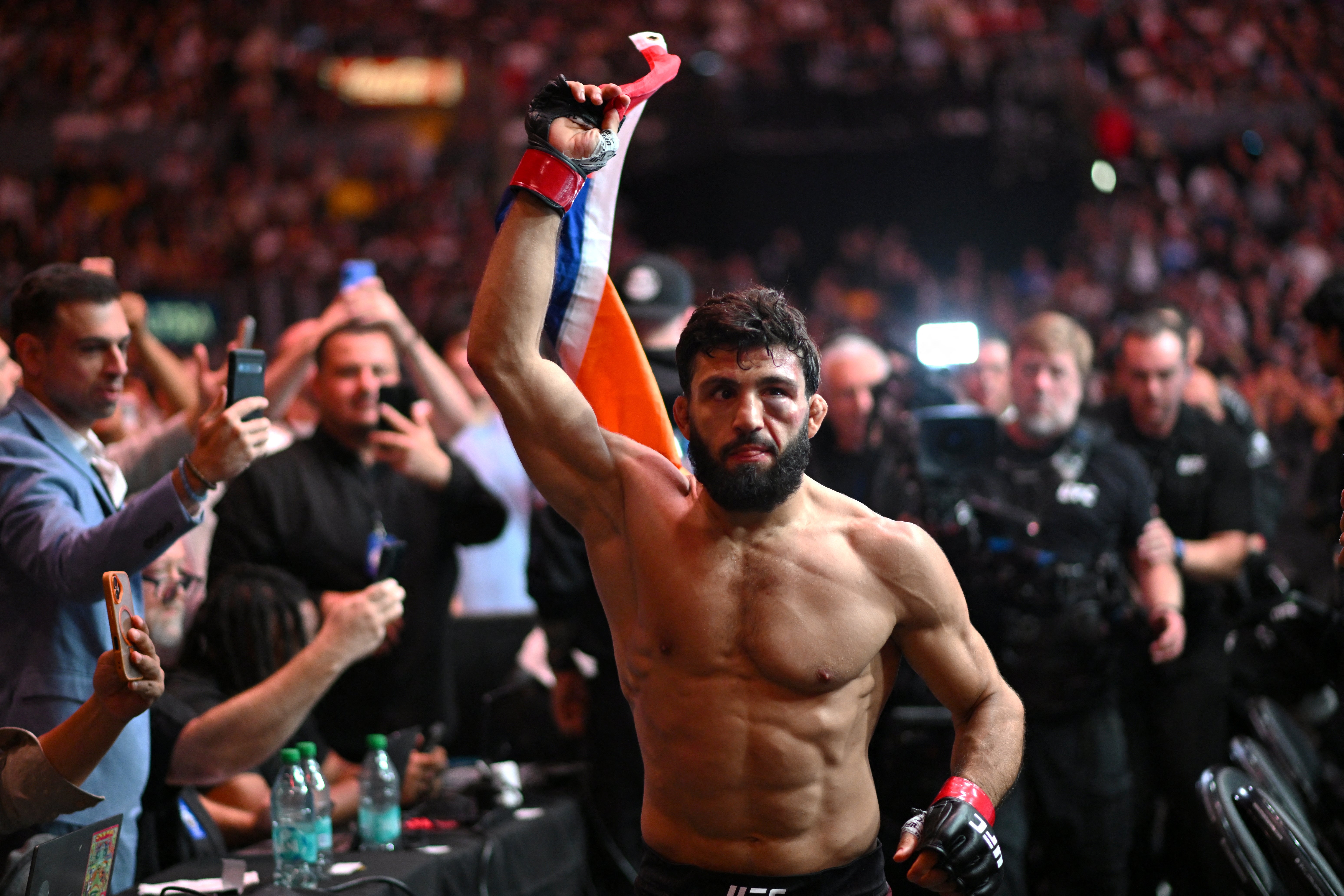 Arman Tsarukyan after a crucial stoppage of Mauricio Ruffy